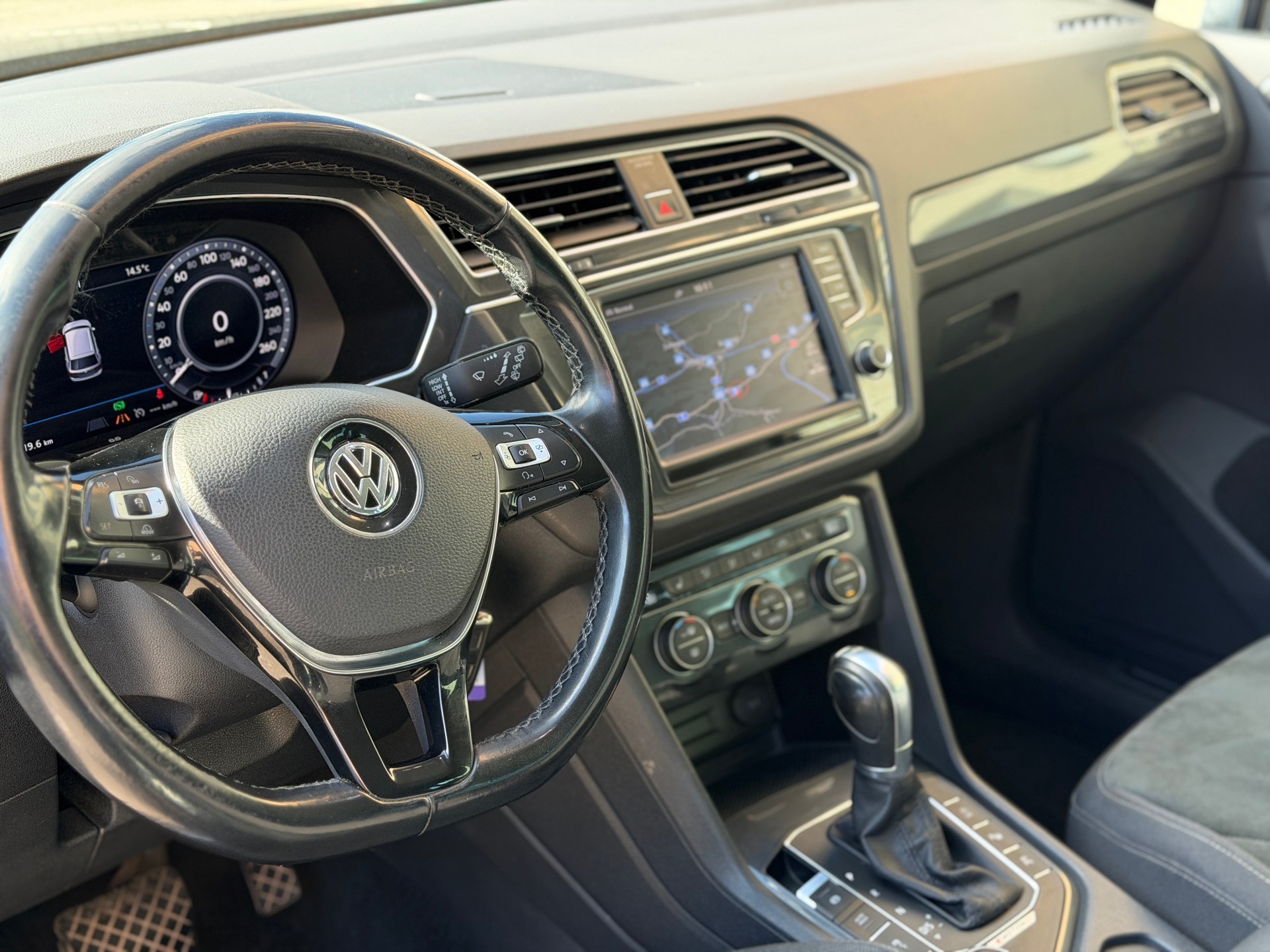 VW Tiguan 2.0 TDI SCR Highline 4Motion DSG-image-13