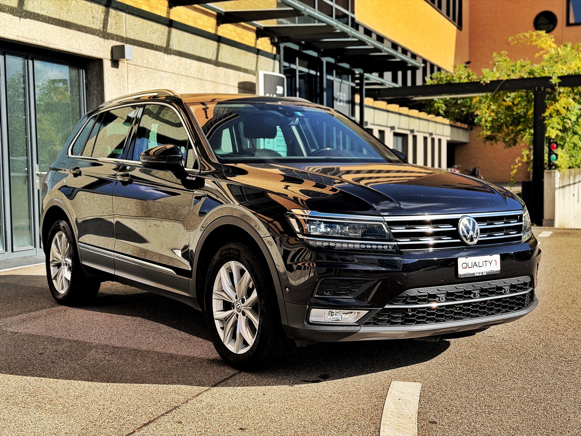 VW Tiguan 2.0 TDI SCR Highline 4Motion DSG-image-5