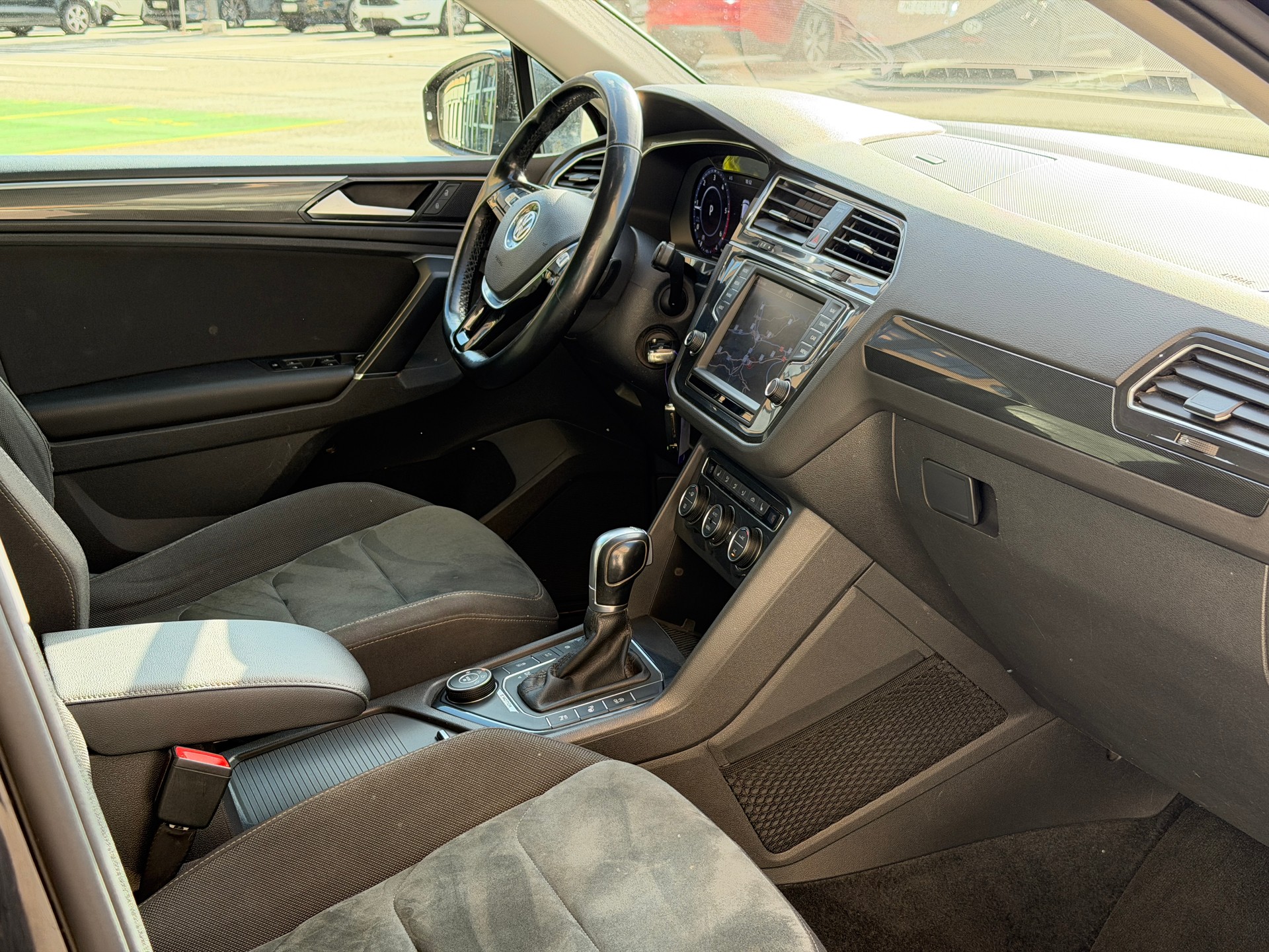 VW Tiguan 2.0 TDI SCR Highline 4Motion DSG-image-27