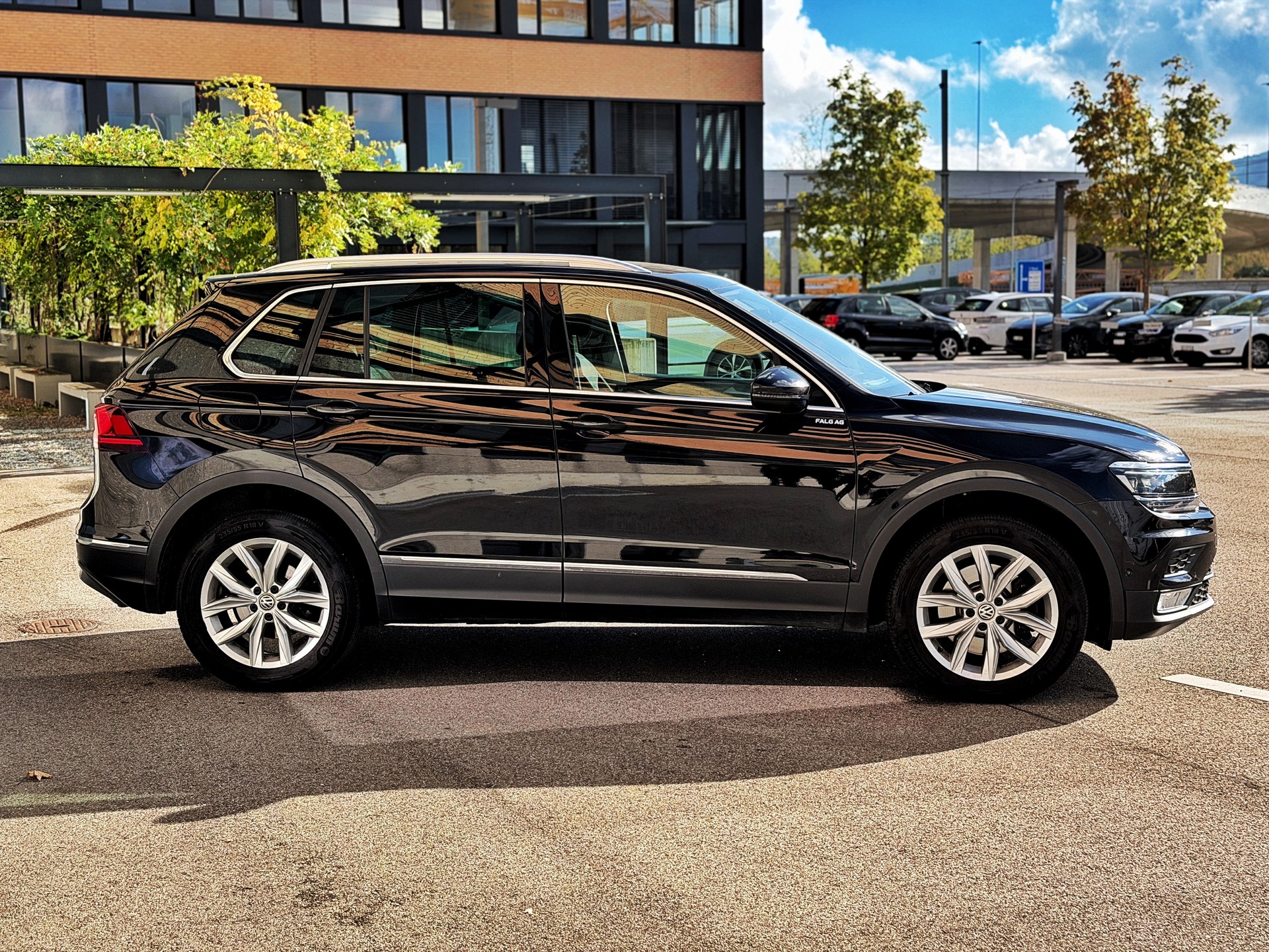 VW Tiguan 2.0 TDI SCR Highline 4Motion DSG-image-6