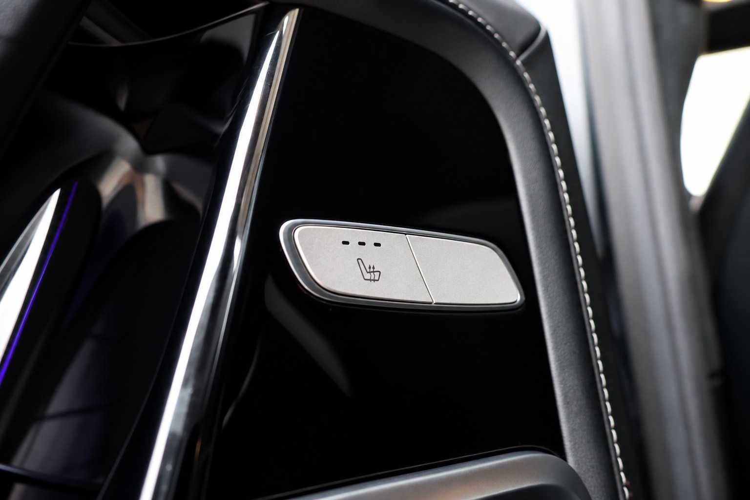 MERCEDES-BENZ G 63 AMG Speedshift Plus G-Tronic *Designo Magno*-image-16
