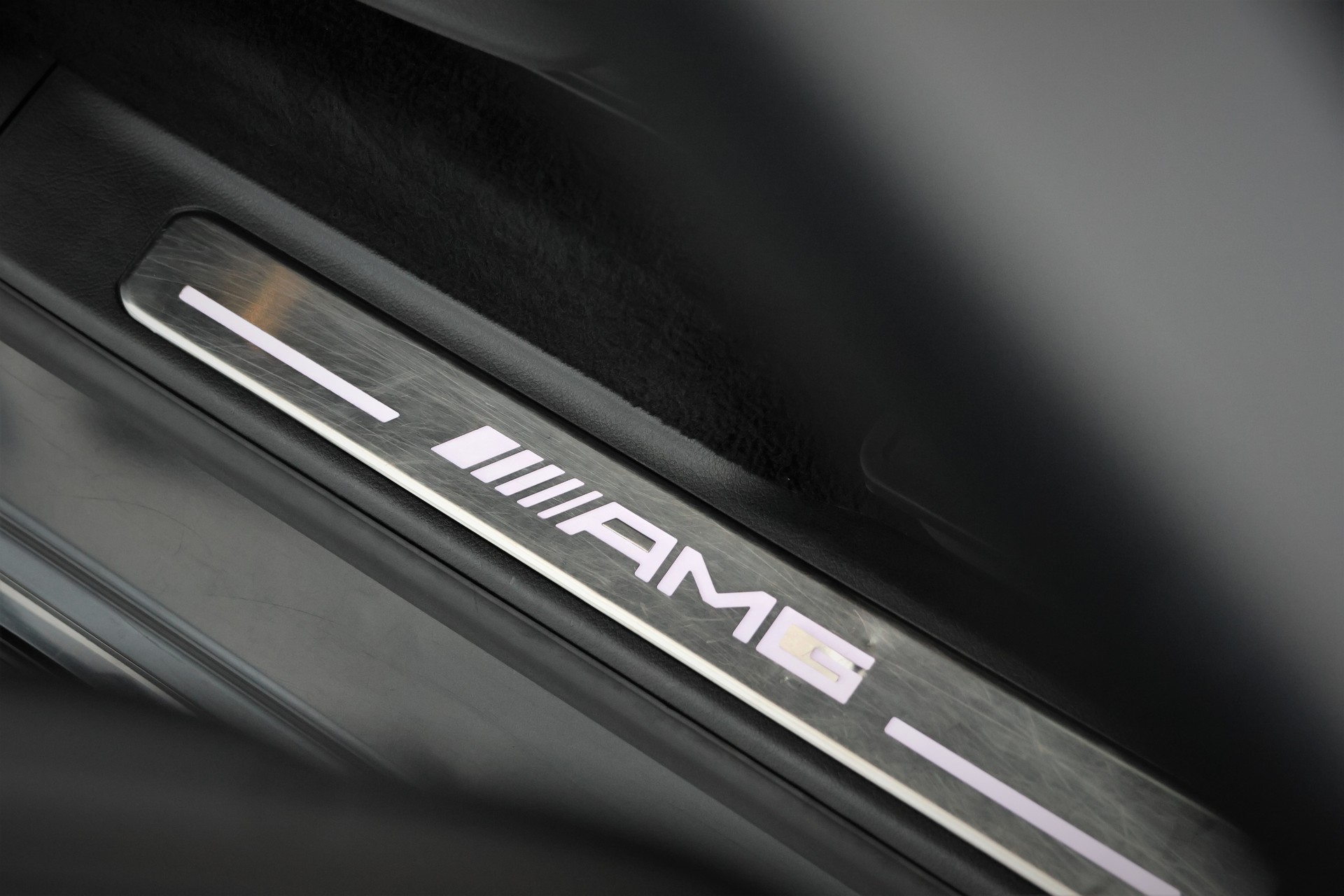 MERCEDES-BENZ G 63 AMG Speedshift Plus G-Tronic *Designo Magno*-image-25