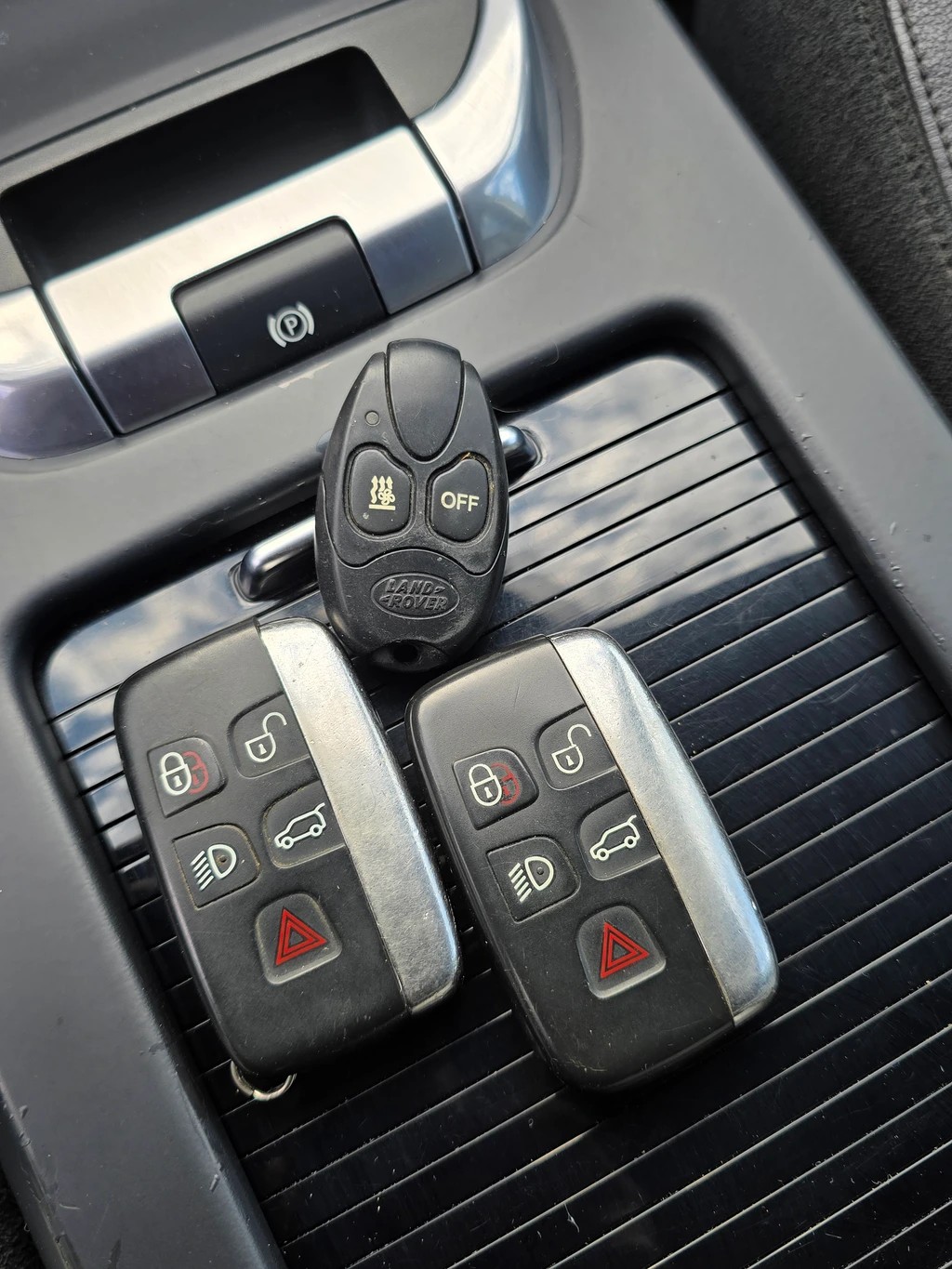 LAND ROVER Discovery Sport 2.0 TD4 SE AT9-image-13
