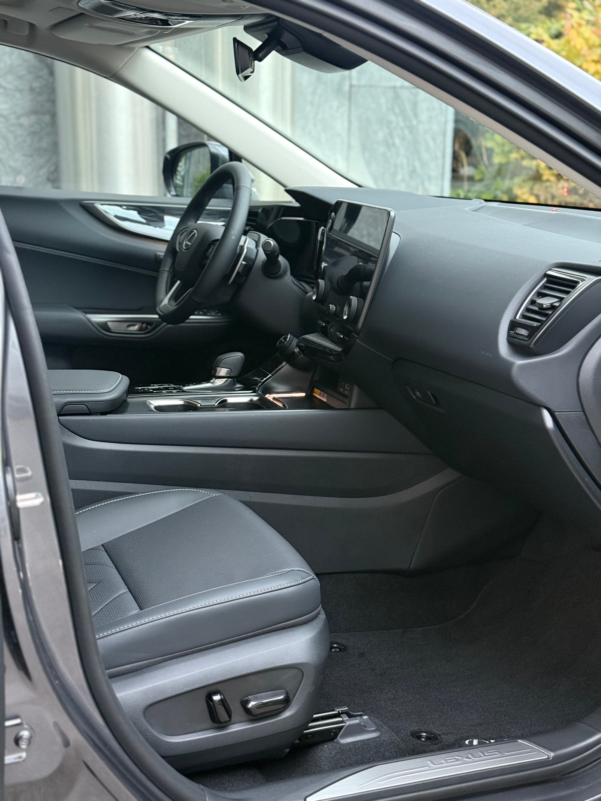 LEXUS NX 450h+ E-FOUR Comfort-image-10