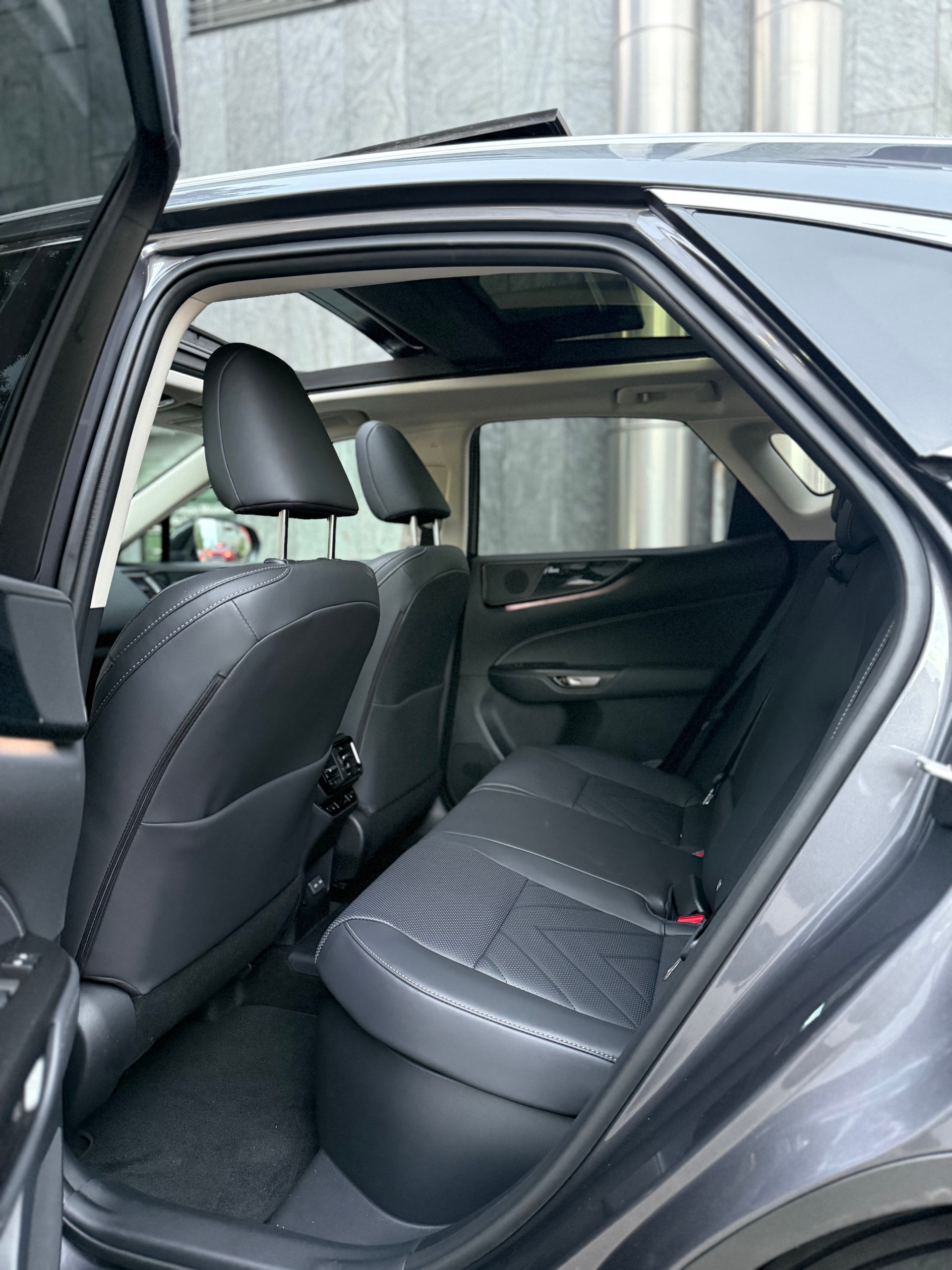 LEXUS NX 450h+ E-FOUR Comfort-image-12