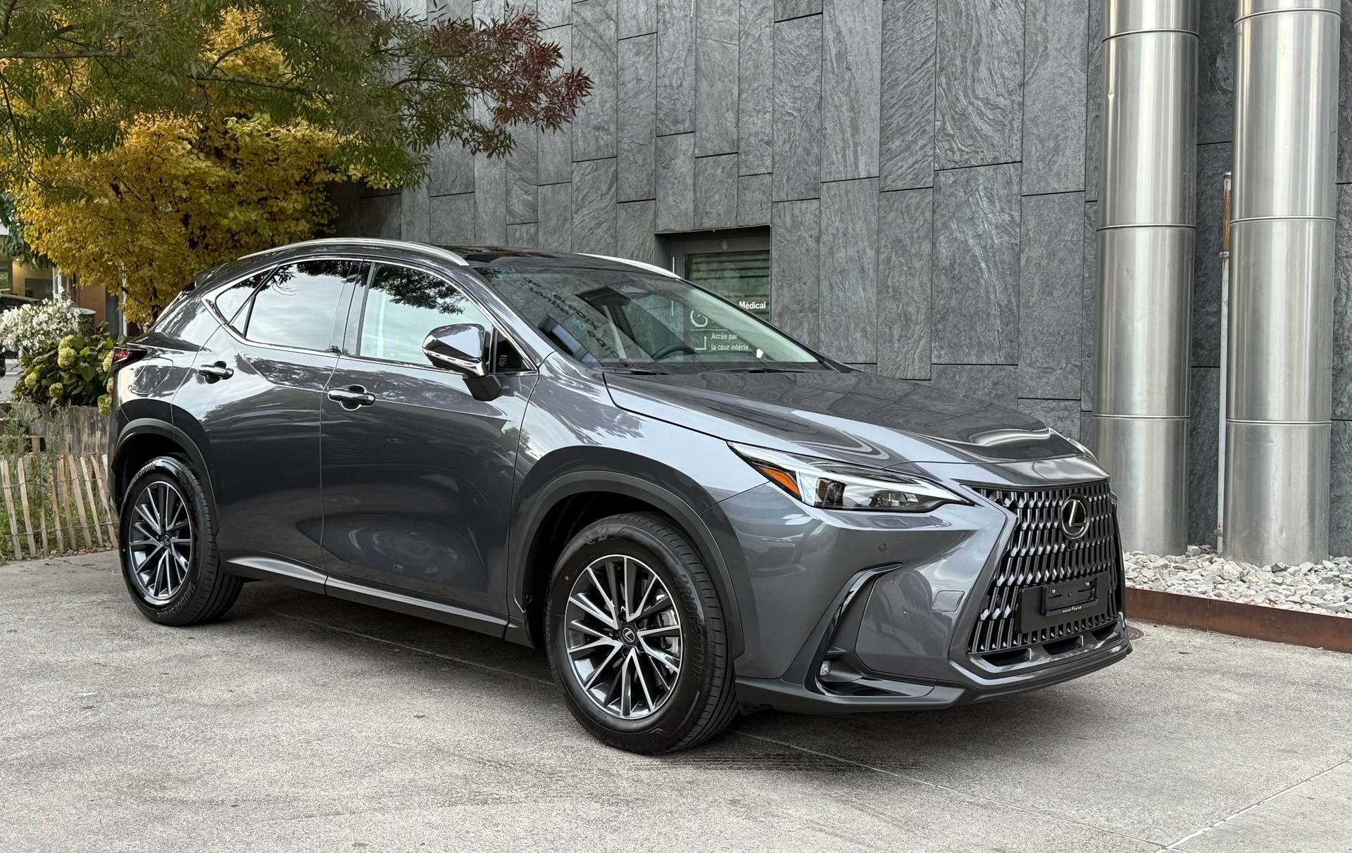 LEXUS NX 450h+ E-FOUR Comfort-image-0