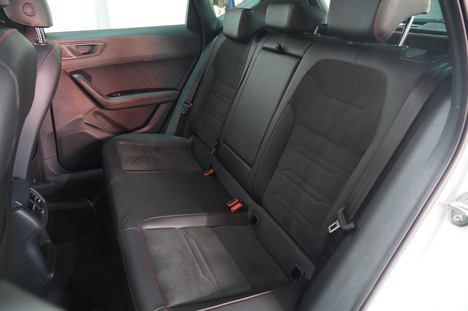 SEAT Ateca 2.0 TDI CR Hola FR DSG 4Drive-image-16