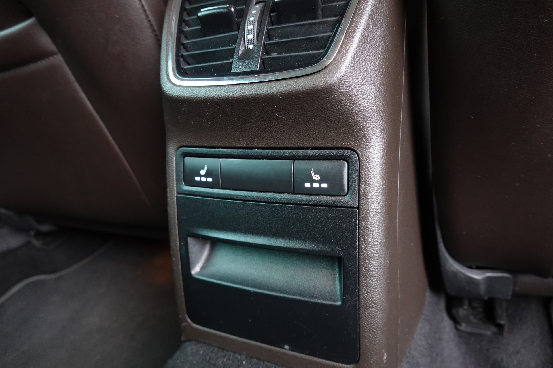 SKODA Octavia Combi 2.0 TDI 4x4 "* CH Auto * Capteurs avant/arrière * Tempomat Adaptatif * Clim Auto * Crochet attelage *"-image-22