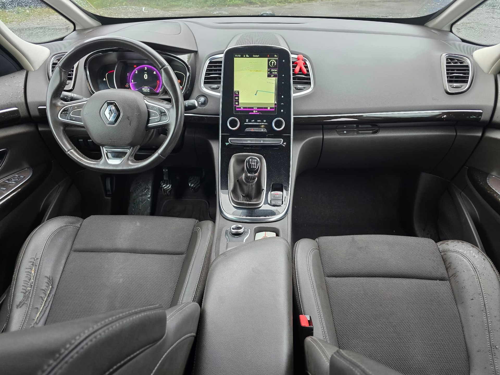 RENAULT Espace 1.6 dCi Intens-image-11