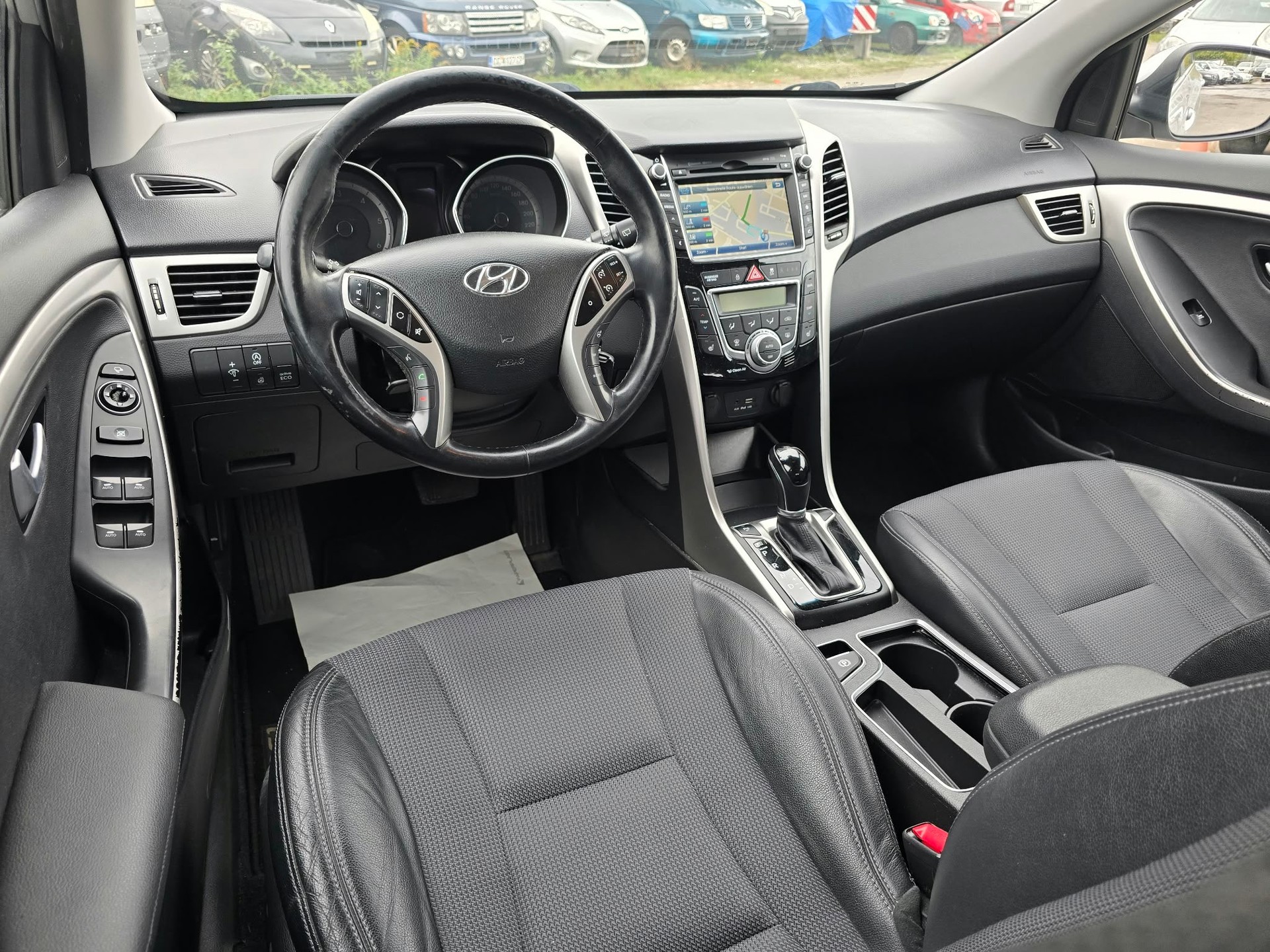 HYUNDAI i30 Wagon 1.6 CRDi GO Automatic DCT-image-12