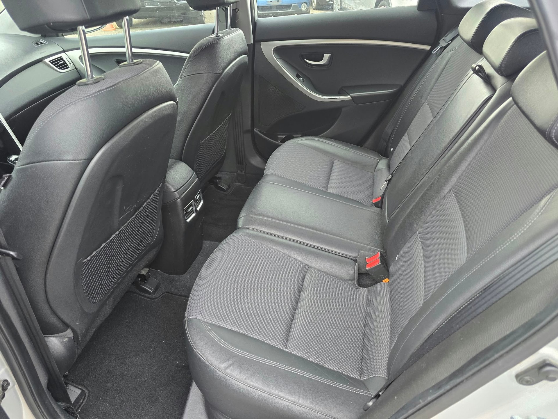 HYUNDAI i30 Wagon 1.6 CRDi GO Automatic DCT-image-11