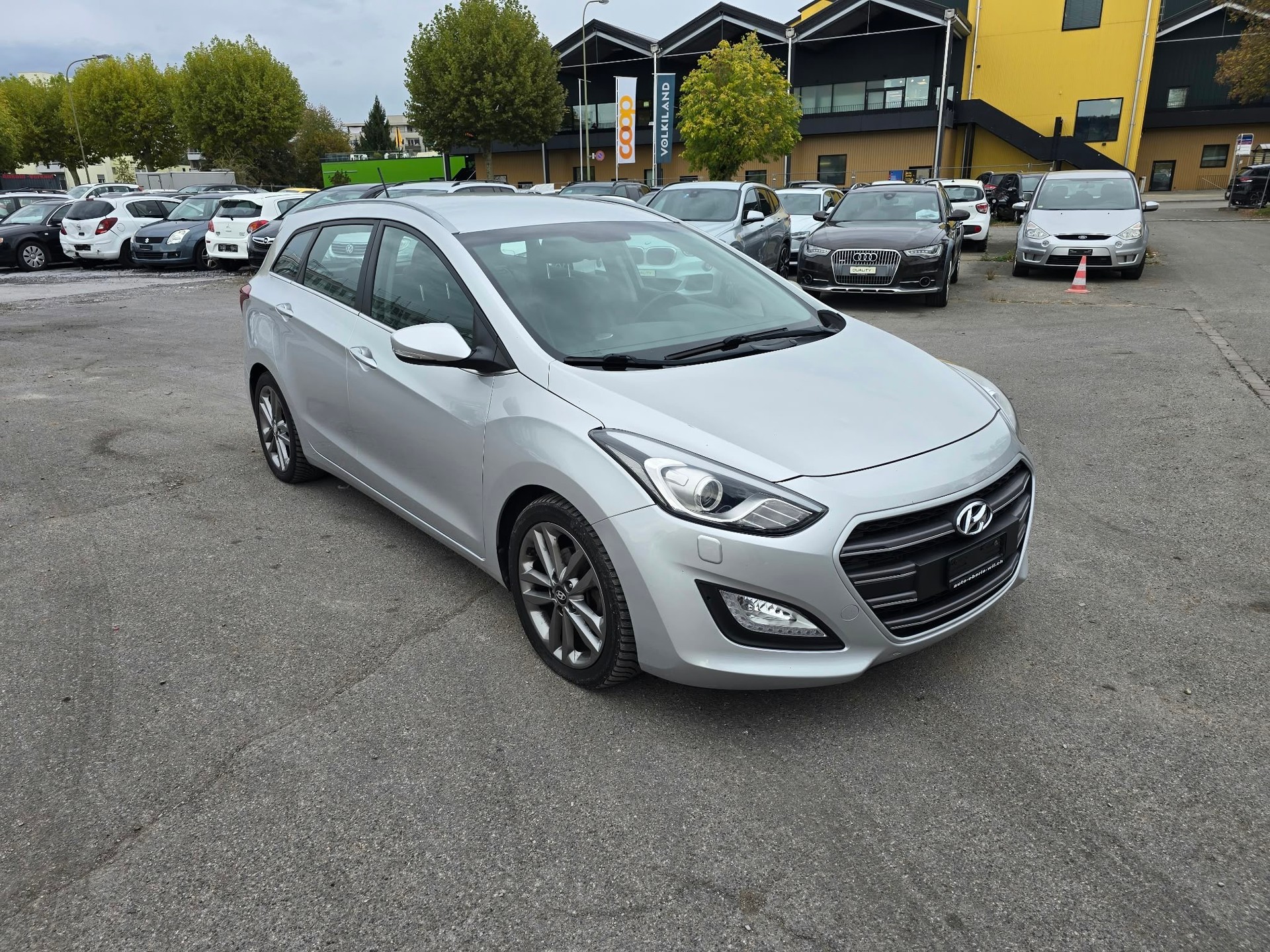 HYUNDAI i30 Wagon 1.6 CRDi GO Automatic DCT-image-2