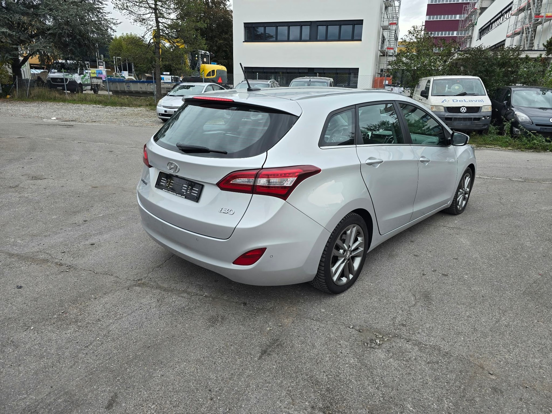 HYUNDAI i30 Wagon 1.6 CRDi GO Automatic DCT-image-4
