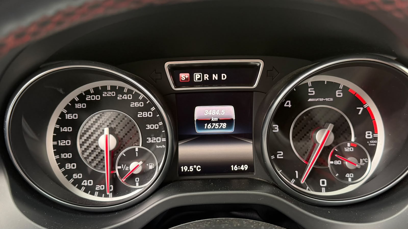 MERCEDES-BENZ CLA 45 AMG 4Matic Speedshift-image-15