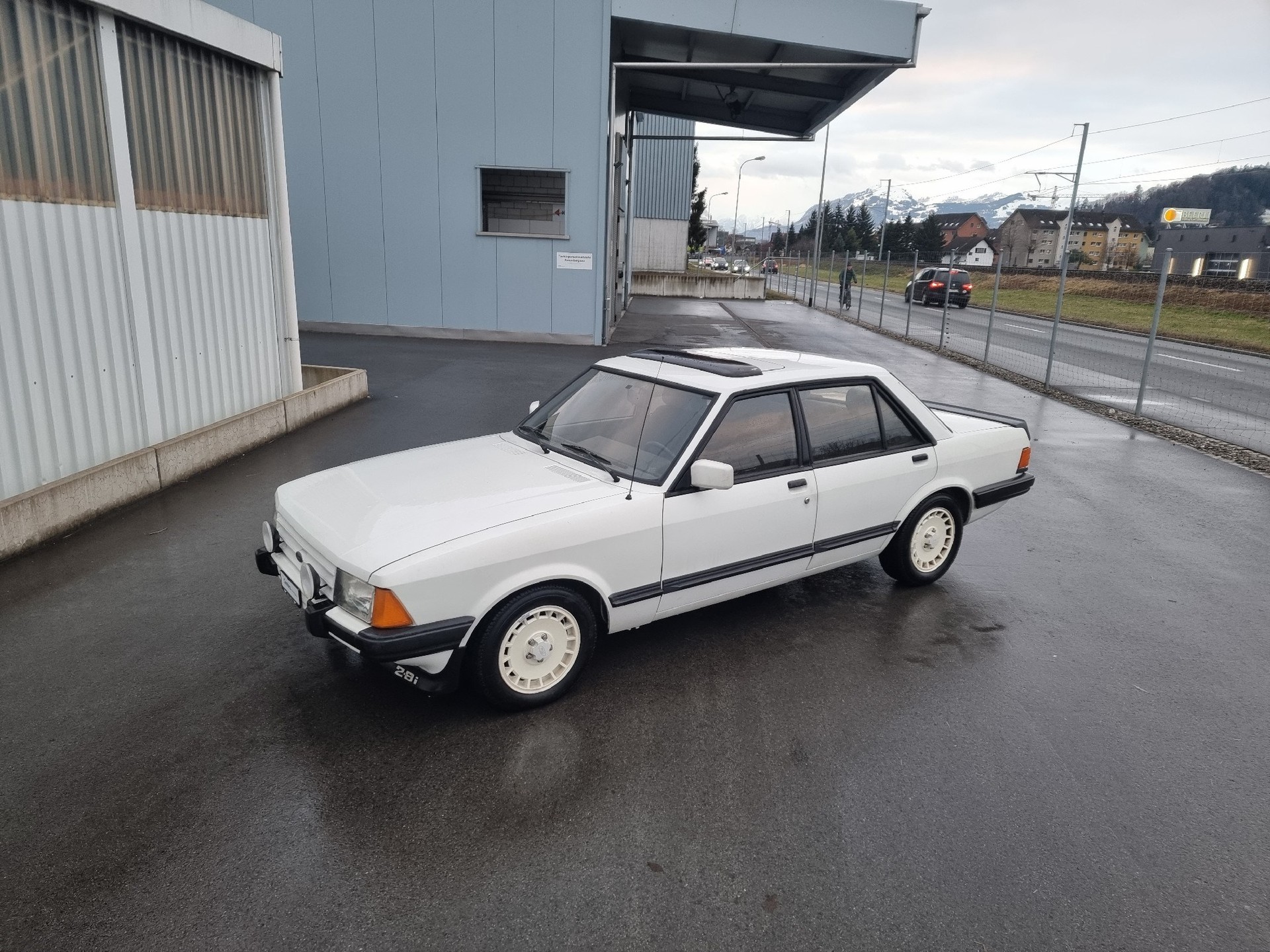 FORD Granada 2800i V6 (GLS)-image-4
