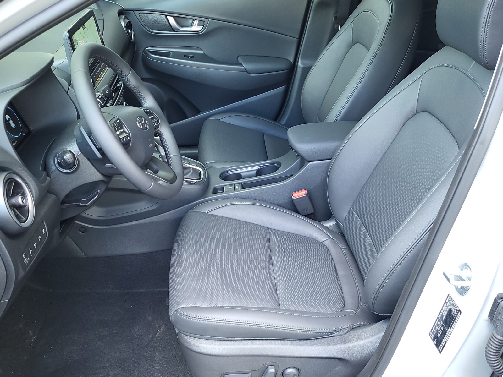HYUNDAI Kona 1.6 T-GDi Vertex 4WD Two Tone-image-4
