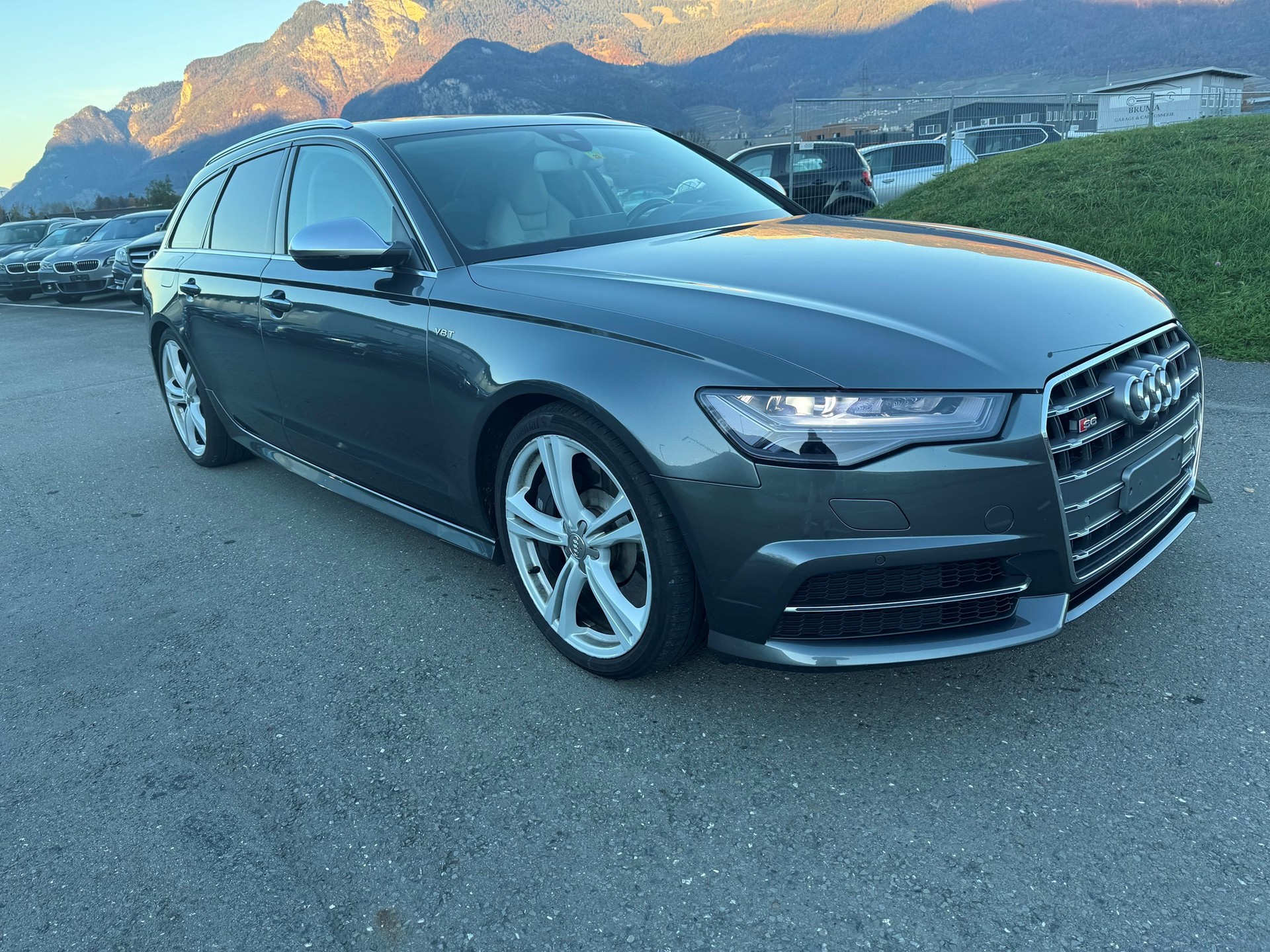 AUDI S6 Avant 4.0 TFSI V8 quattro S-tronic-image-2