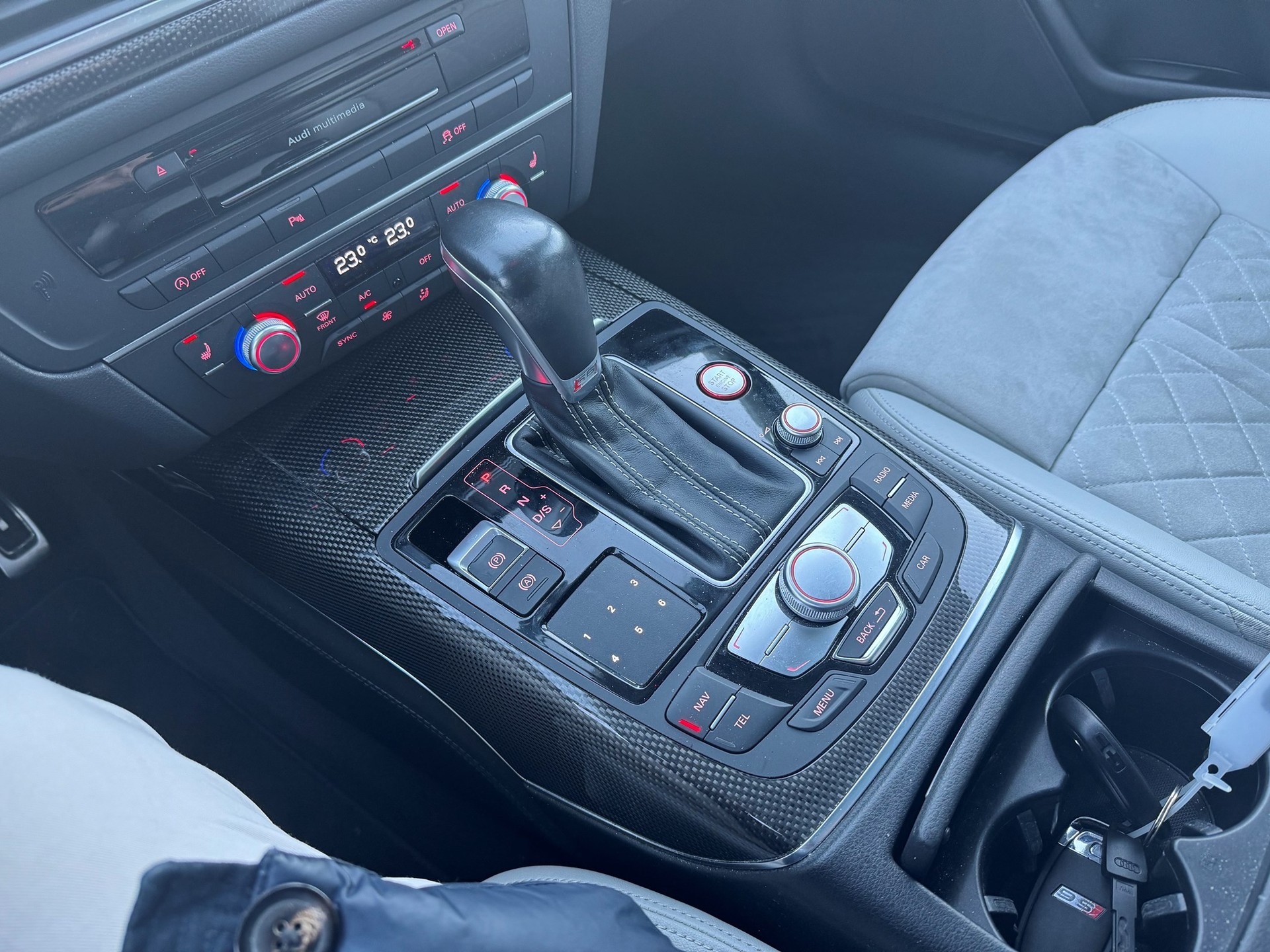 AUDI S6 Avant 4.0 TFSI V8 quattro S-tronic-image-14