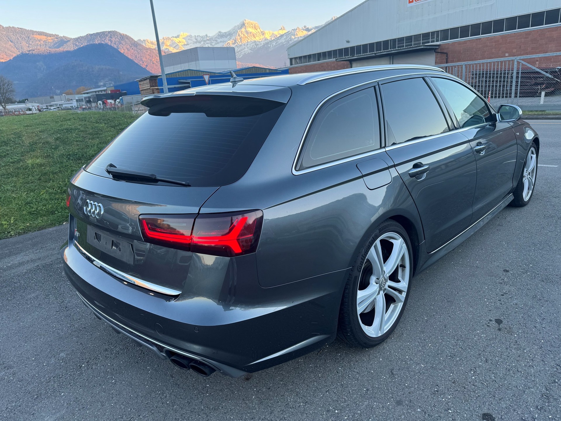 AUDI S6 Avant 4.0 TFSI V8 quattro S-tronic-image-3