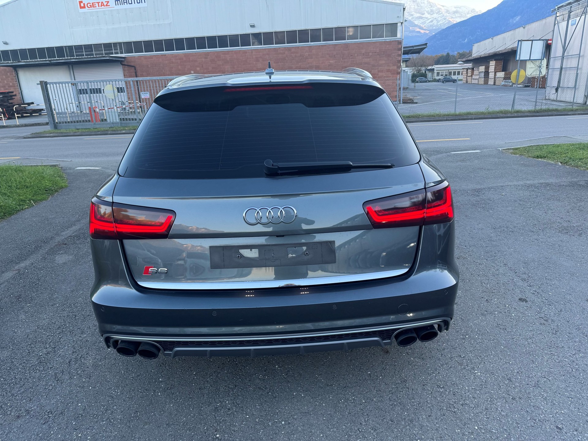 AUDI S6 Avant 4.0 TFSI V8 quattro S-tronic-image-4