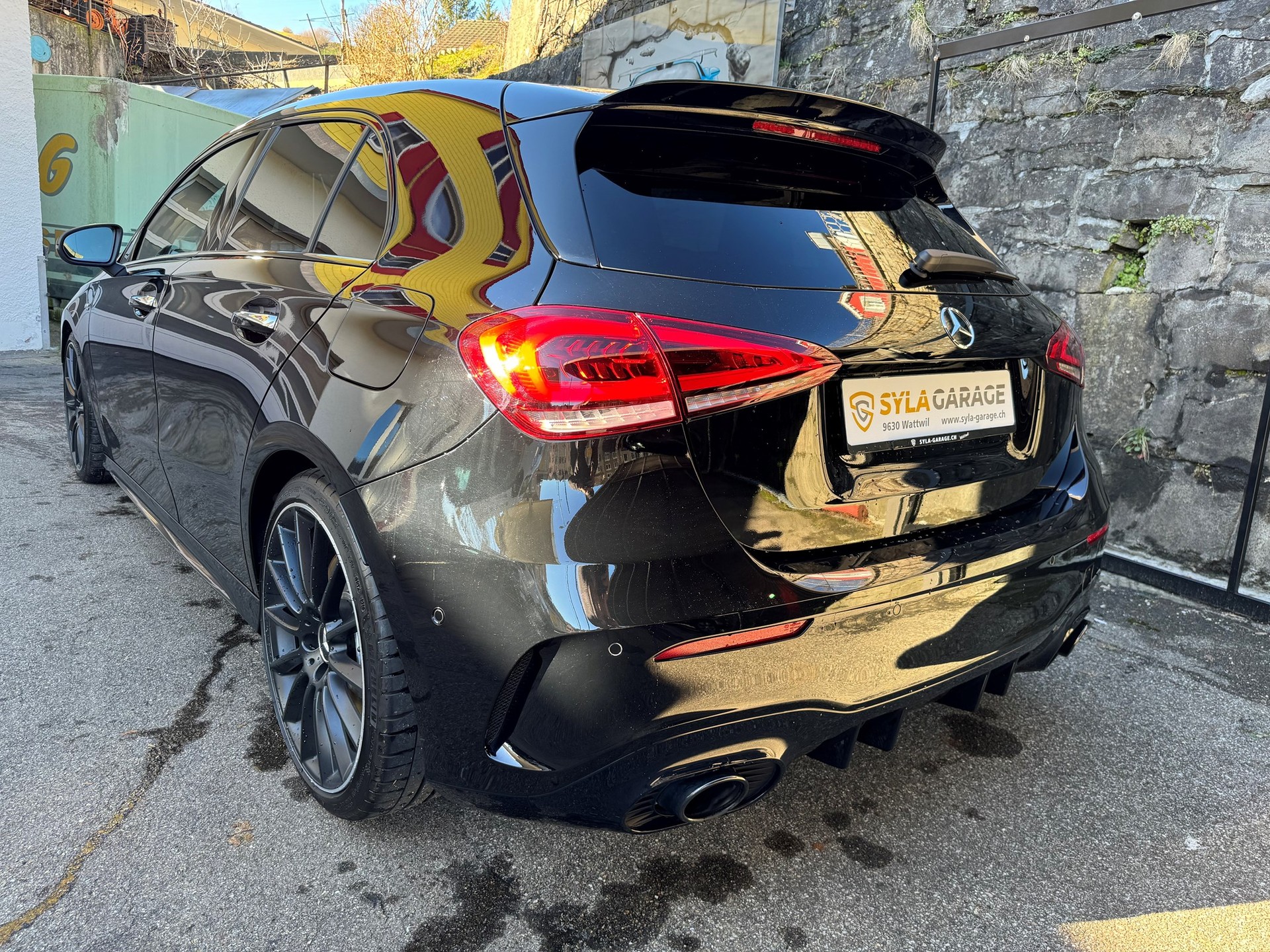 MERCEDES-BENZ A 35 AMG 4Matic Speedshift-image-3