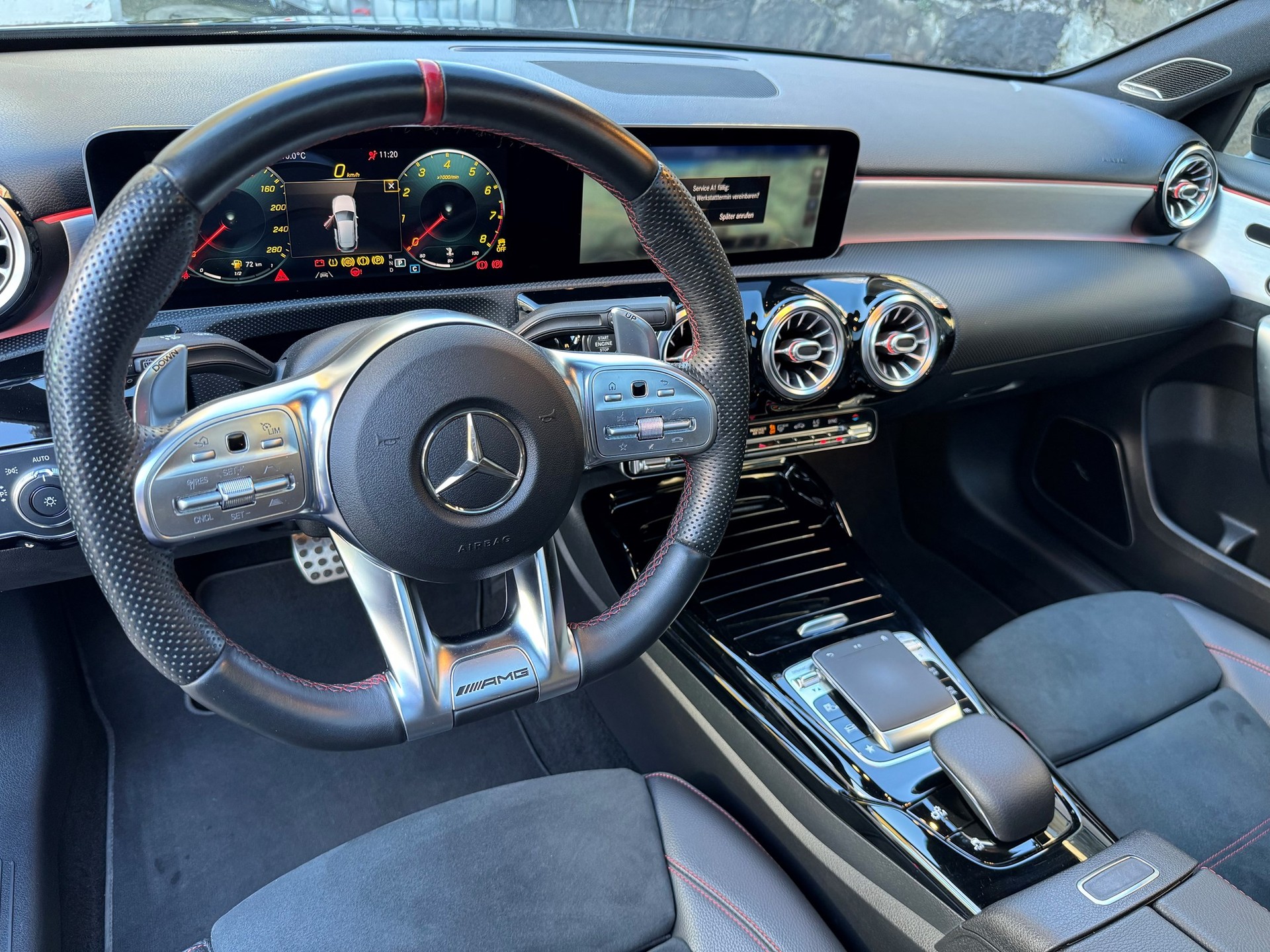 MERCEDES-BENZ A 35 AMG 4Matic Speedshift-image-7