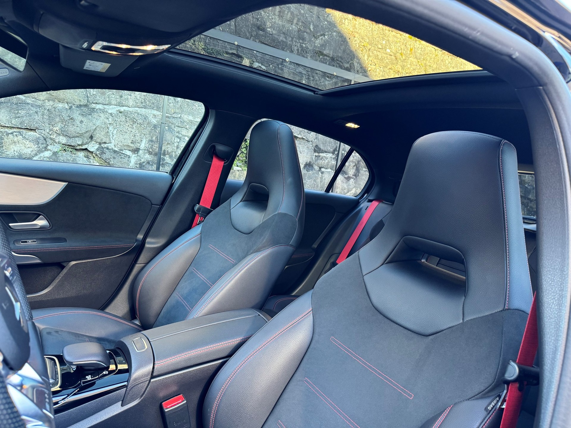 MERCEDES-BENZ A 35 AMG 4Matic Speedshift-image-12
