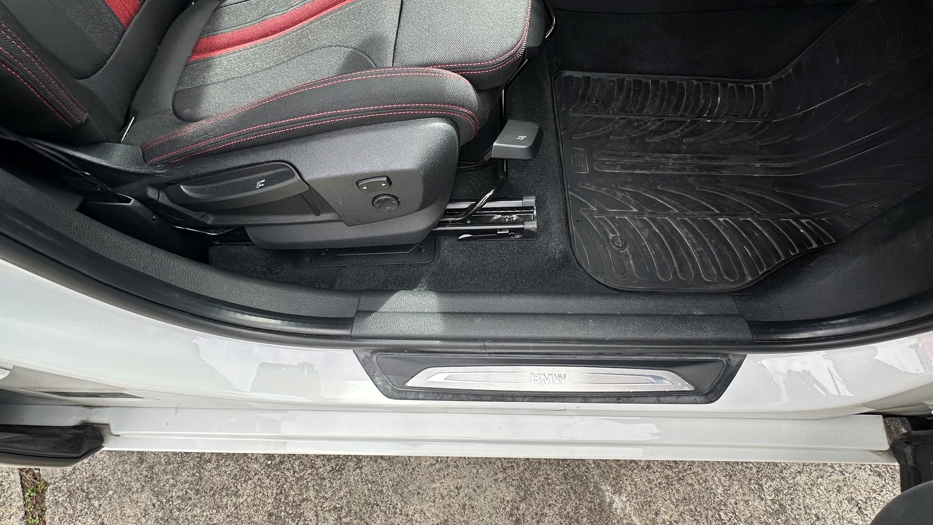 BMW 218i Active Tourer Sport Line Steptronic-image-7
