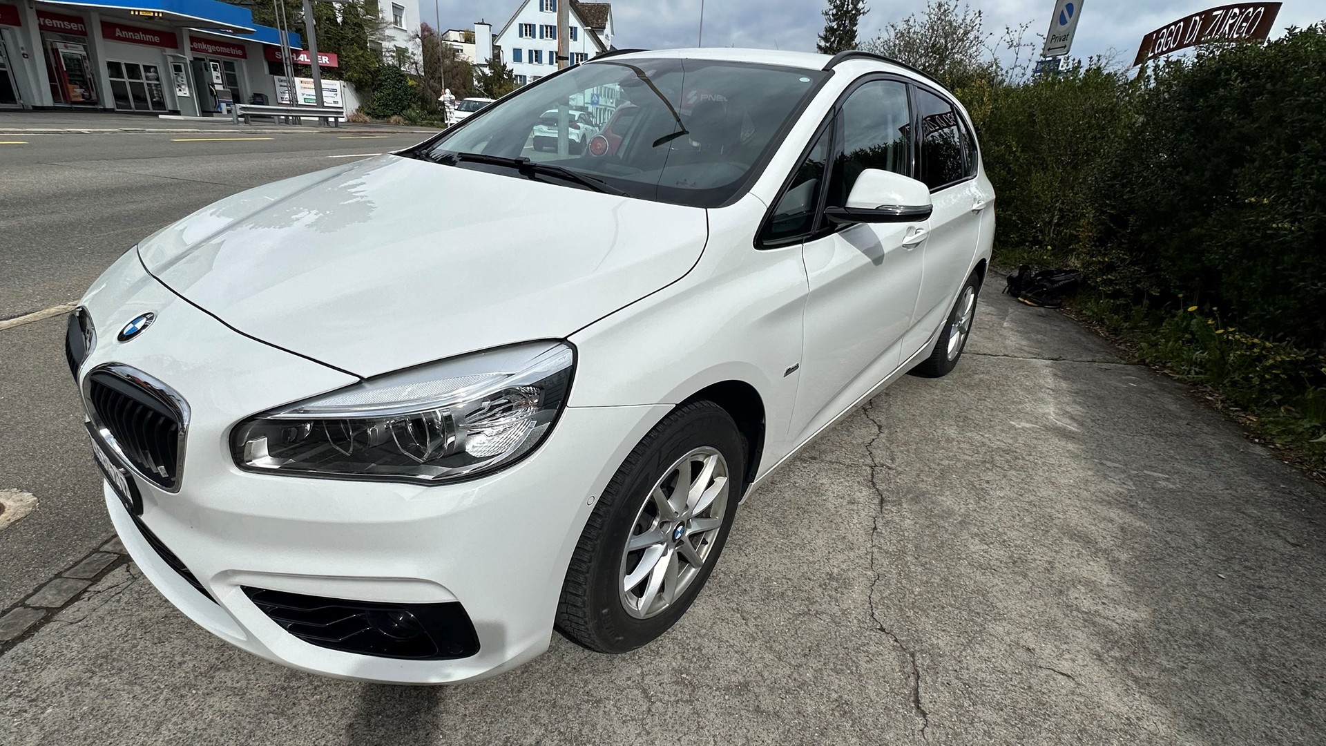 BMW 218i Active Tourer Sport Line Steptronic-image-2