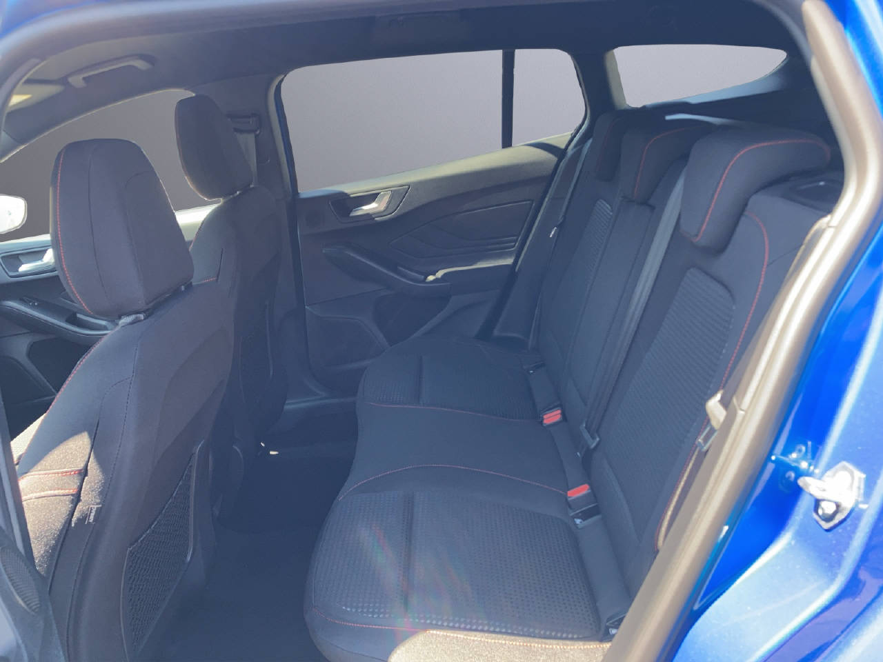 FORD Focus Station Wagon 1.0i mHEV 155 PS ST-Line X-image-5