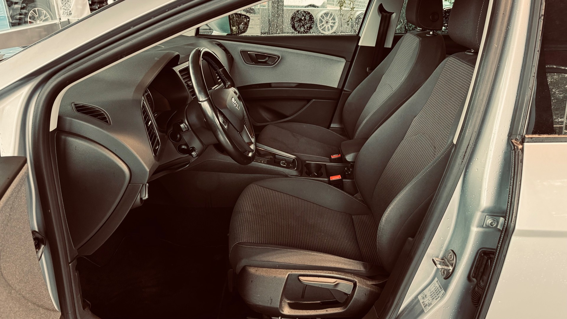 SEAT Leon ST 1.6 TDI CR Style DSG-image-6
