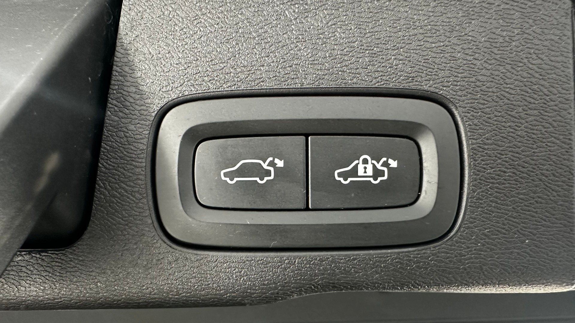 VOLVO XC60 2.0 T8 TE Inscription eAW-image-15