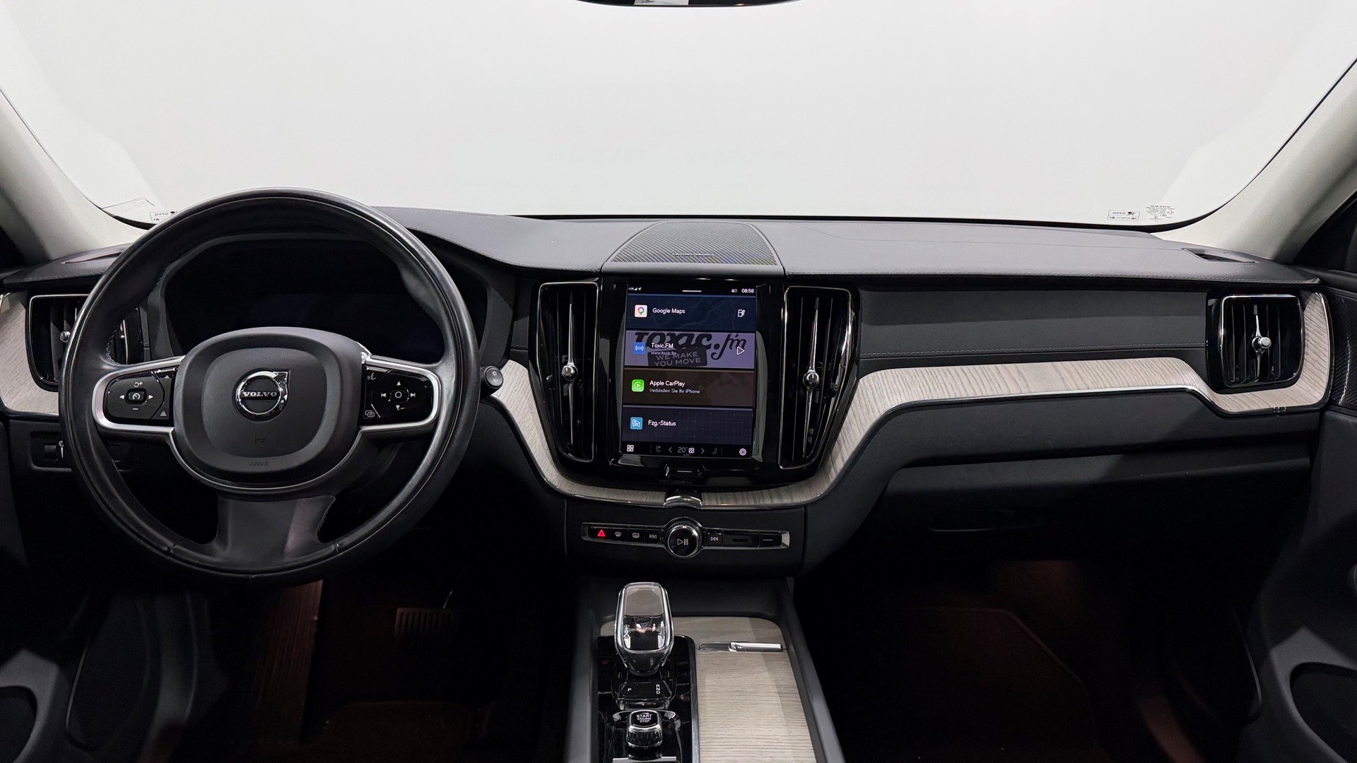 VOLVO XC60 2.0 T8 TE Inscription eAW-image-4