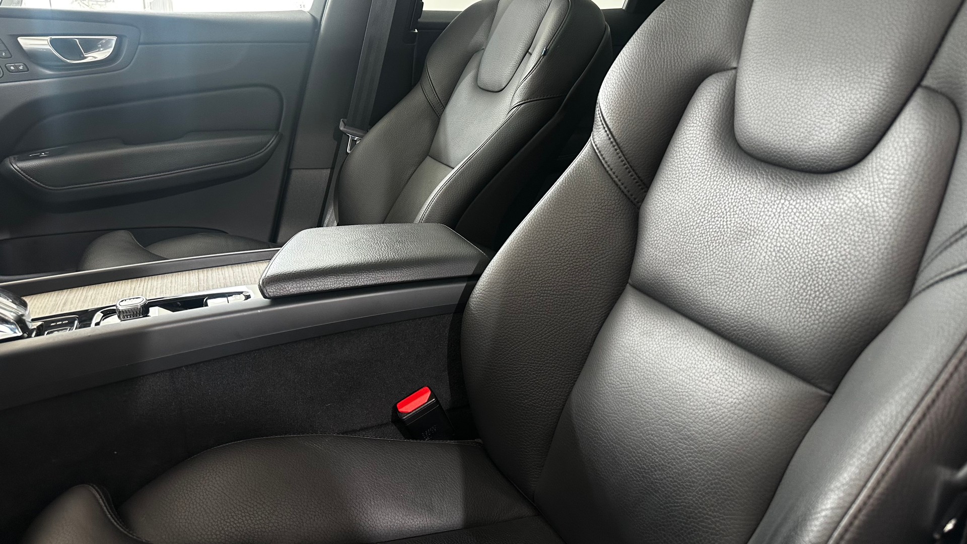 VOLVO XC60 2.0 T8 TE Inscription eAW-image-11