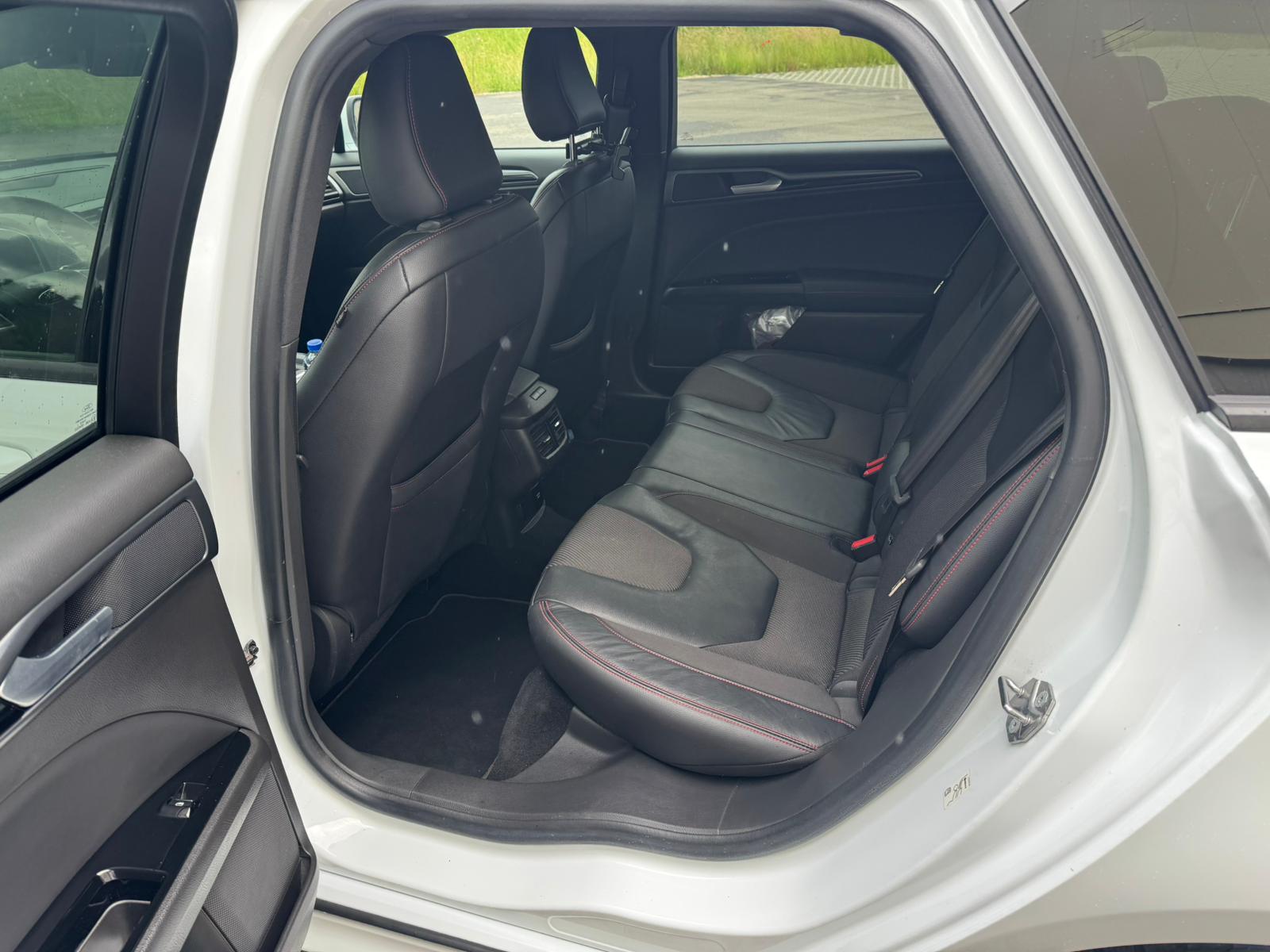 FORD Mondeo 2.0 TDCi ST-Line PowerShift-image-10