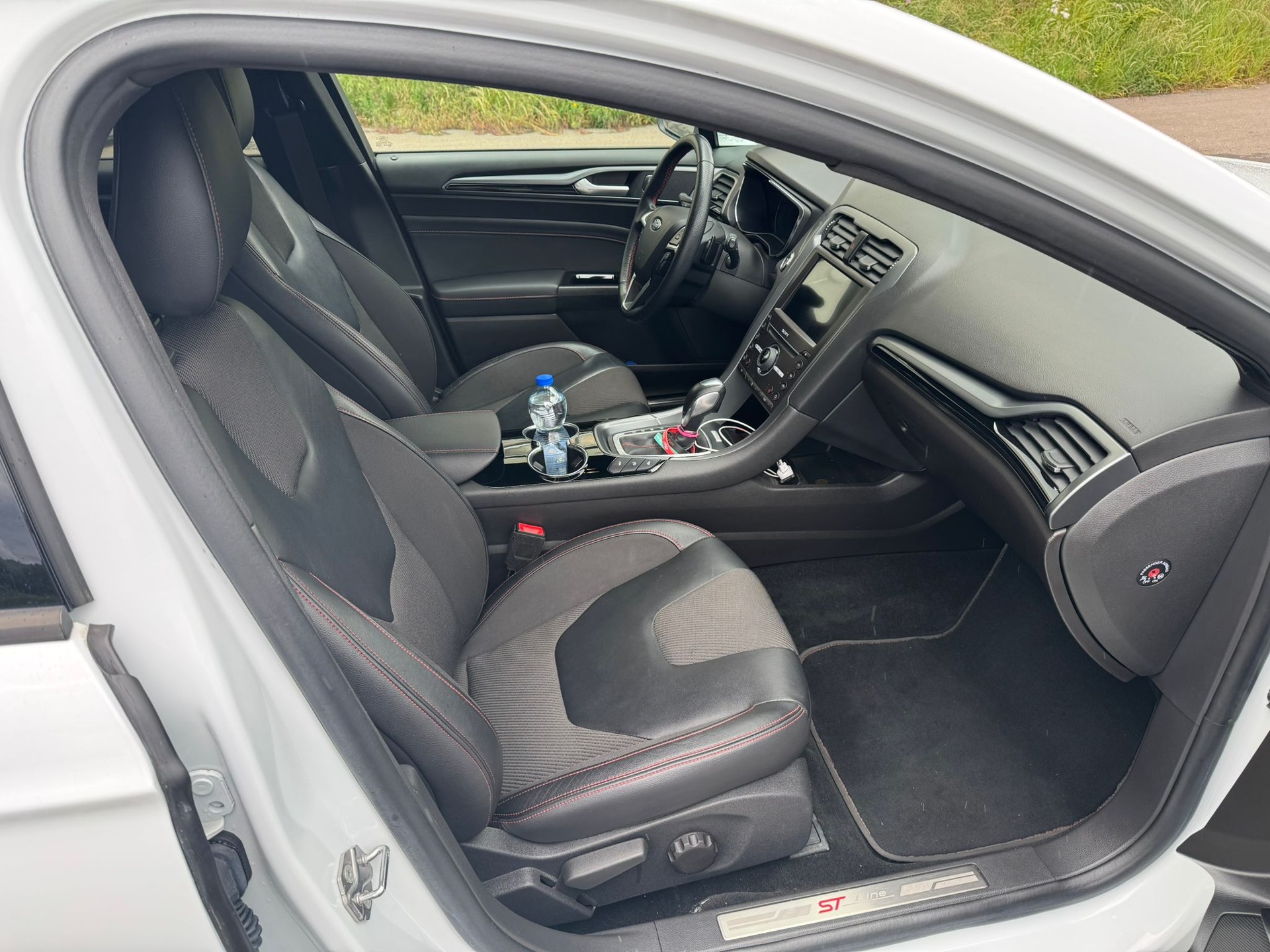 FORD Mondeo 2.0 TDCi ST-Line PowerShift-image-13
