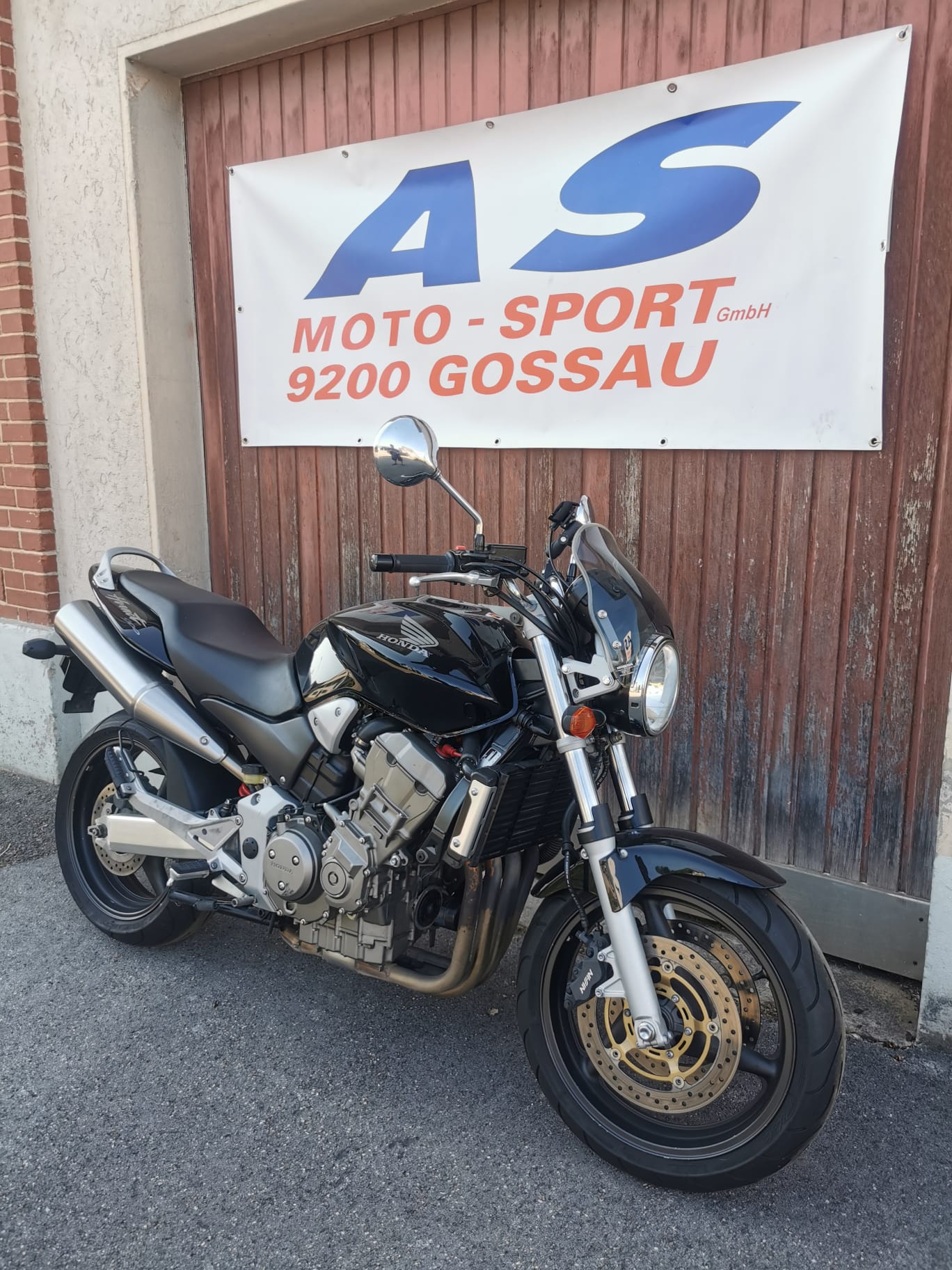 HONDA CB 900 F Hornet-image-1
