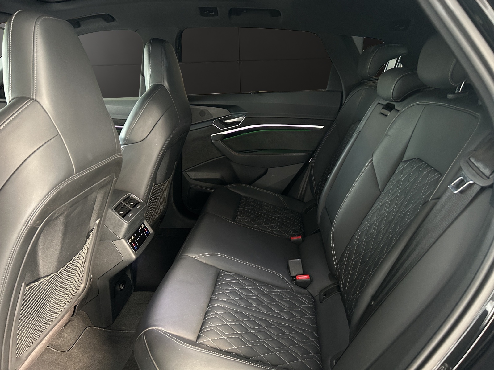 AUDI e-tron 55 S Line quattro-image-11