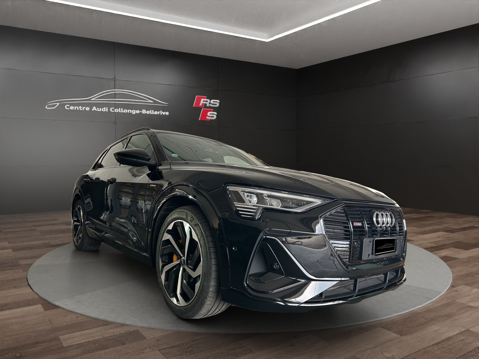 AUDI e-tron 55 S Line quattro-image-7