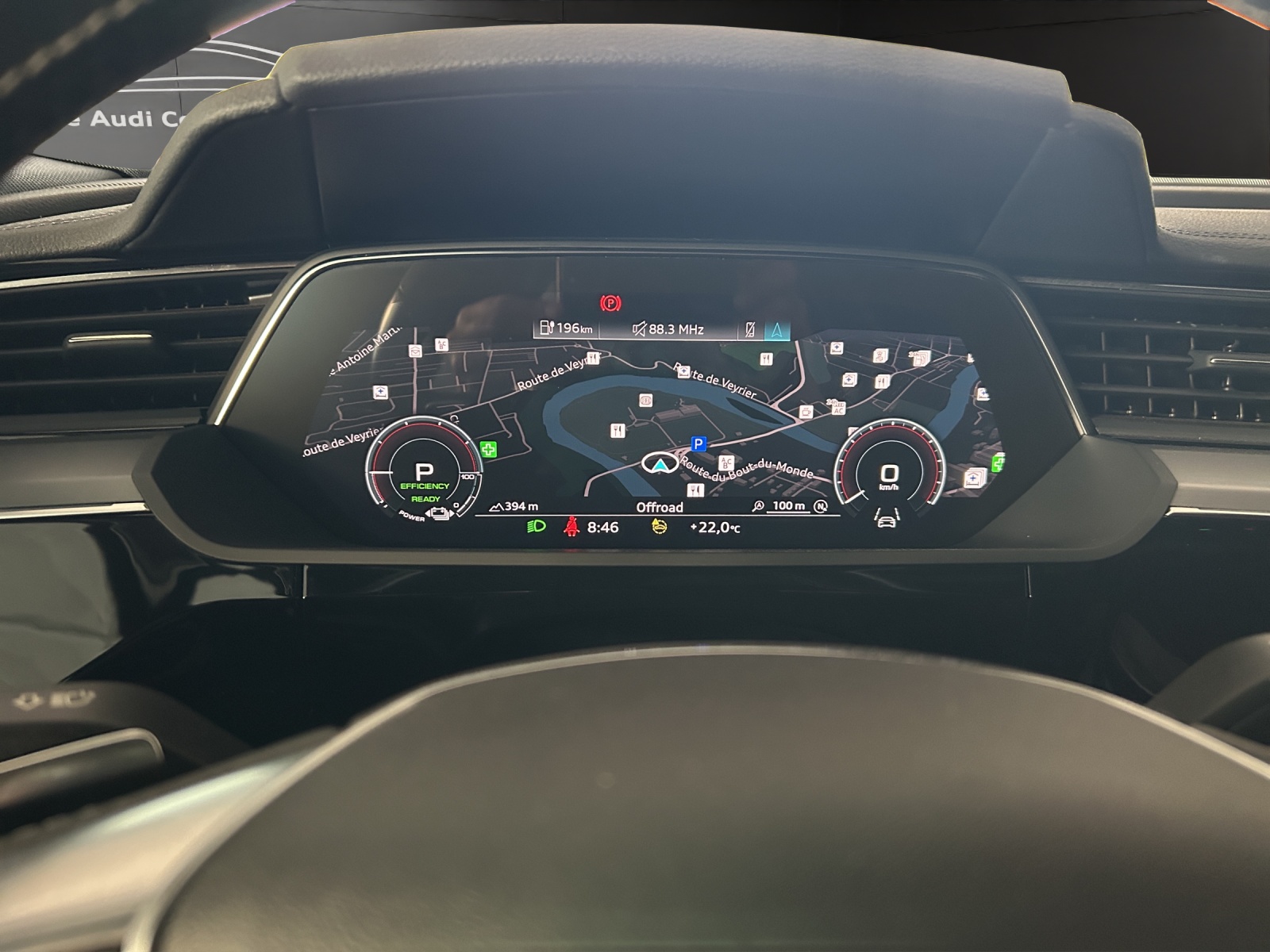 AUDI e-tron 55 S Line quattro-image-10