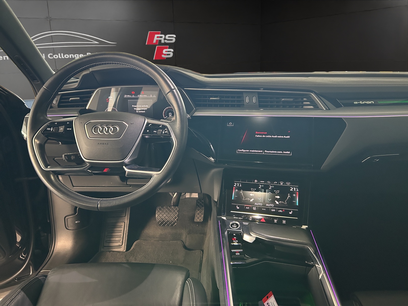 AUDI e-tron 55 S Line quattro-image-12