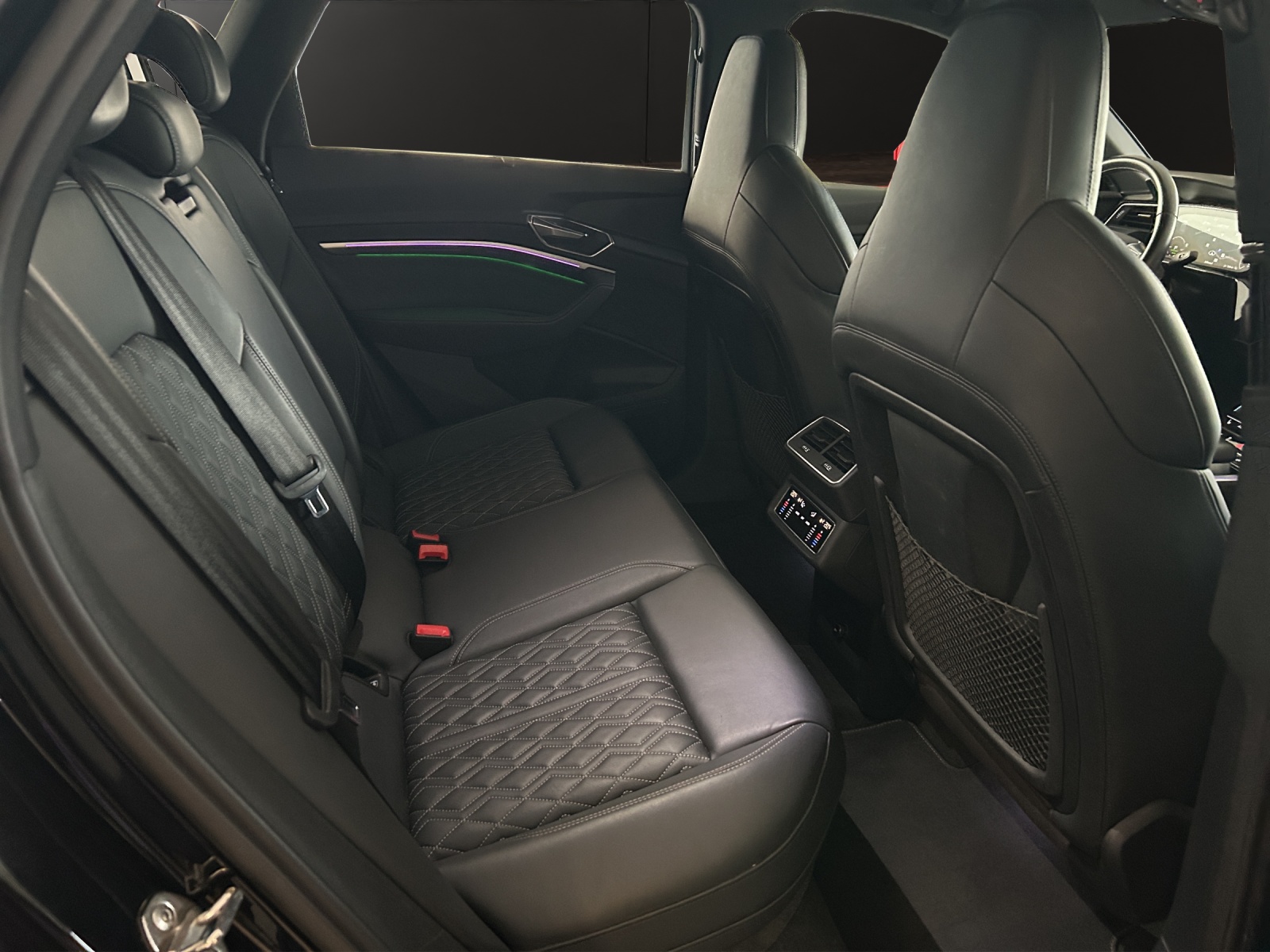 AUDI e-tron 55 S Line quattro-image-16