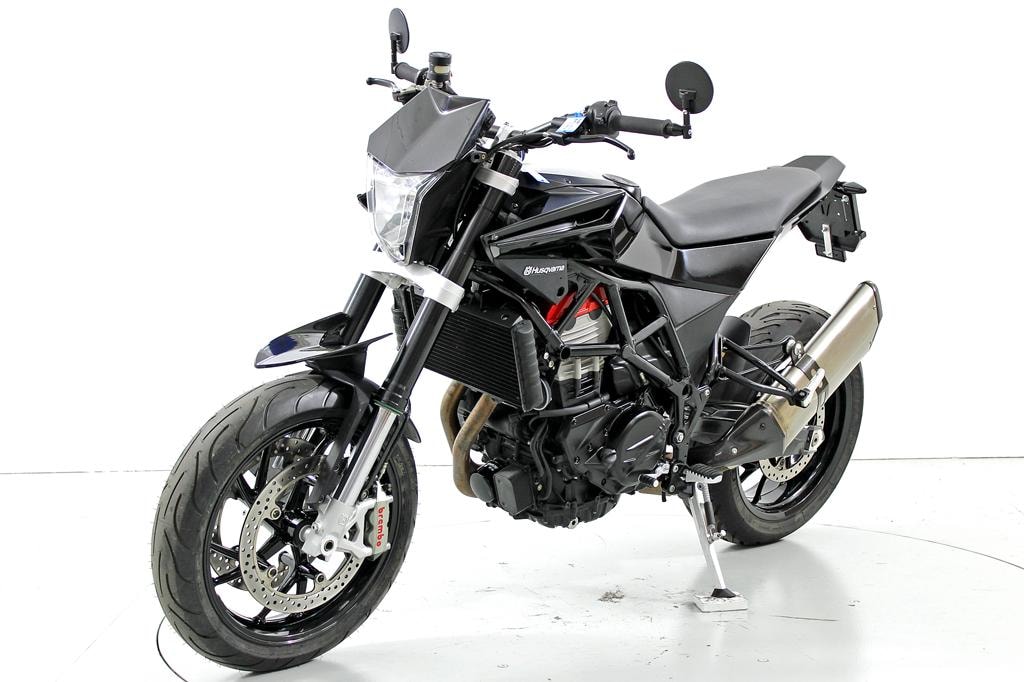 HUSQVARNA Nuda 900 R-showroom-element-2