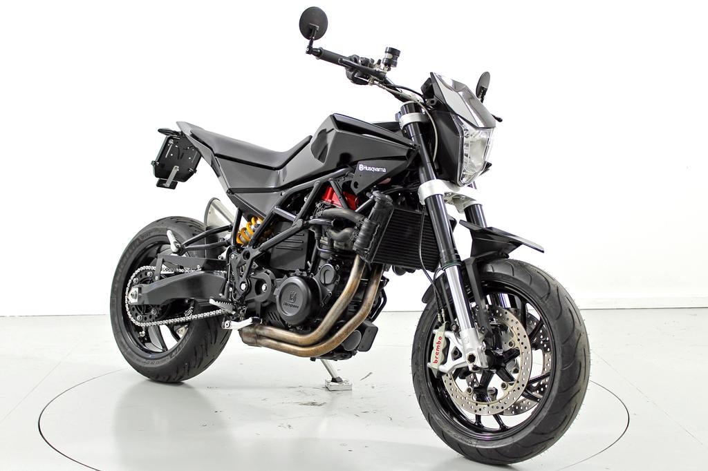 HUSQVARNA Nuda 900 R-showroom-element-1
