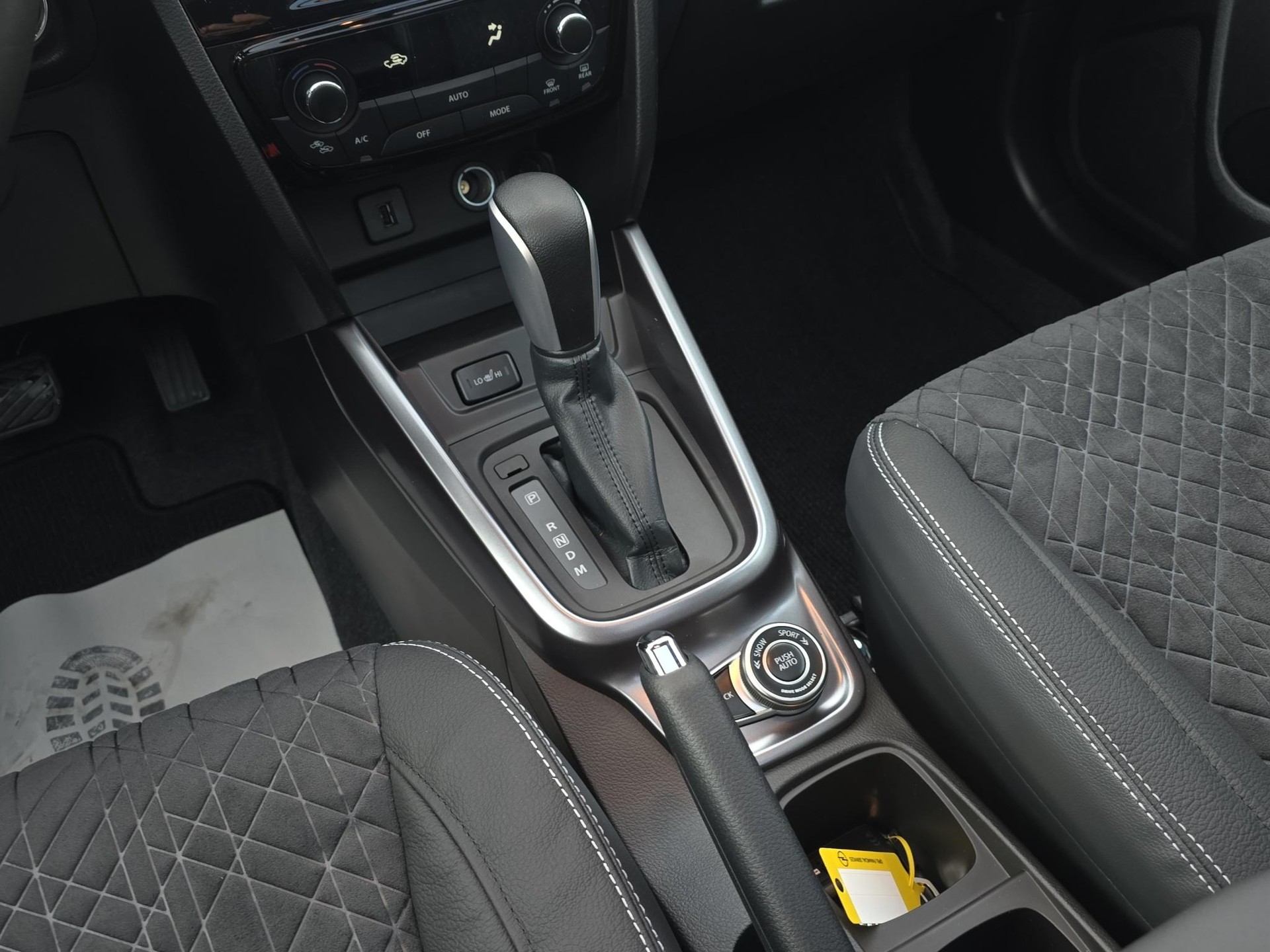SUZUKI Vitara 1.4 T Compact Top Hybrid 4x4-image-10