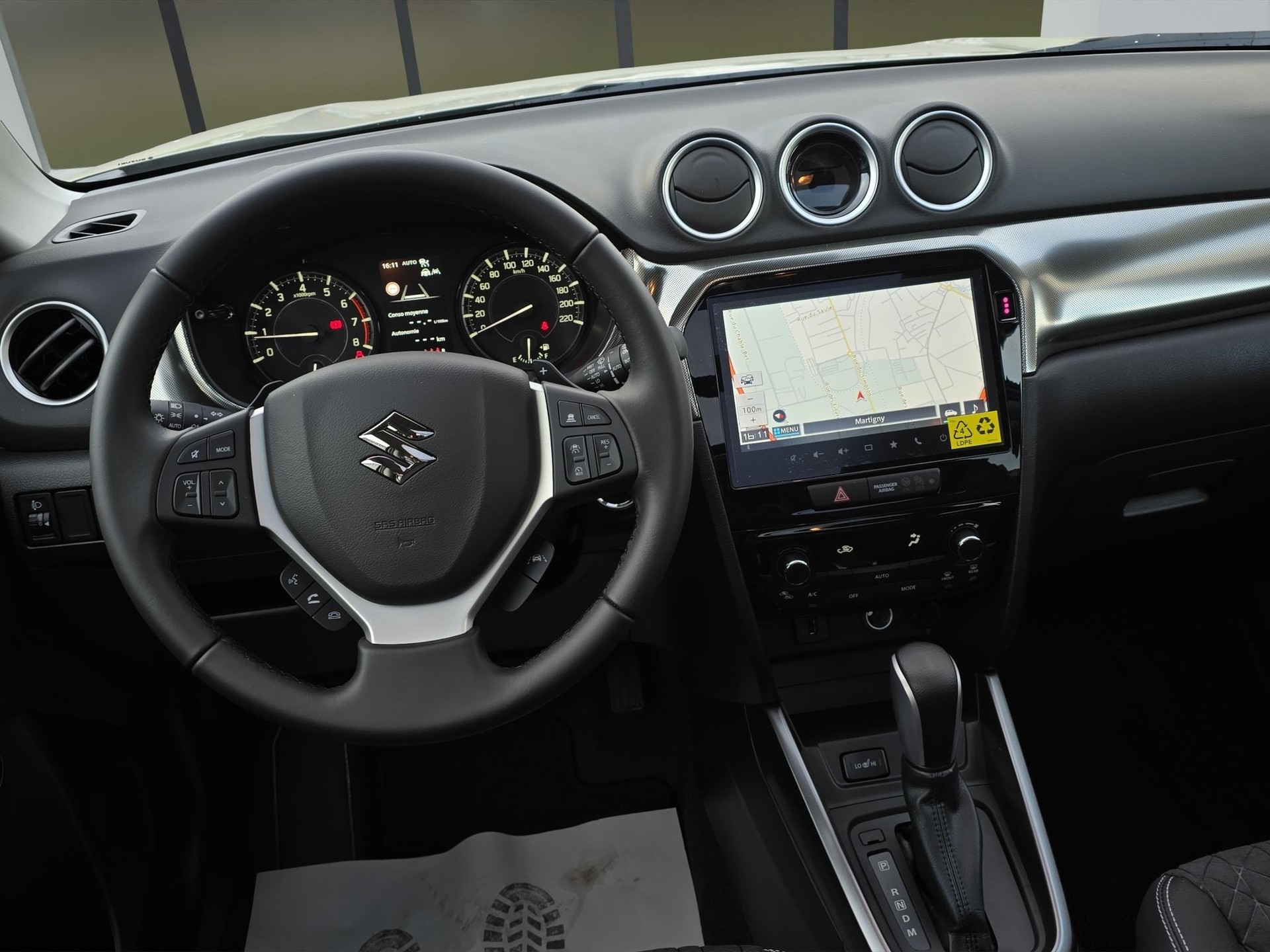 SUZUKI Vitara 1.4 T Compact Top Hybrid 4x4-image-8
