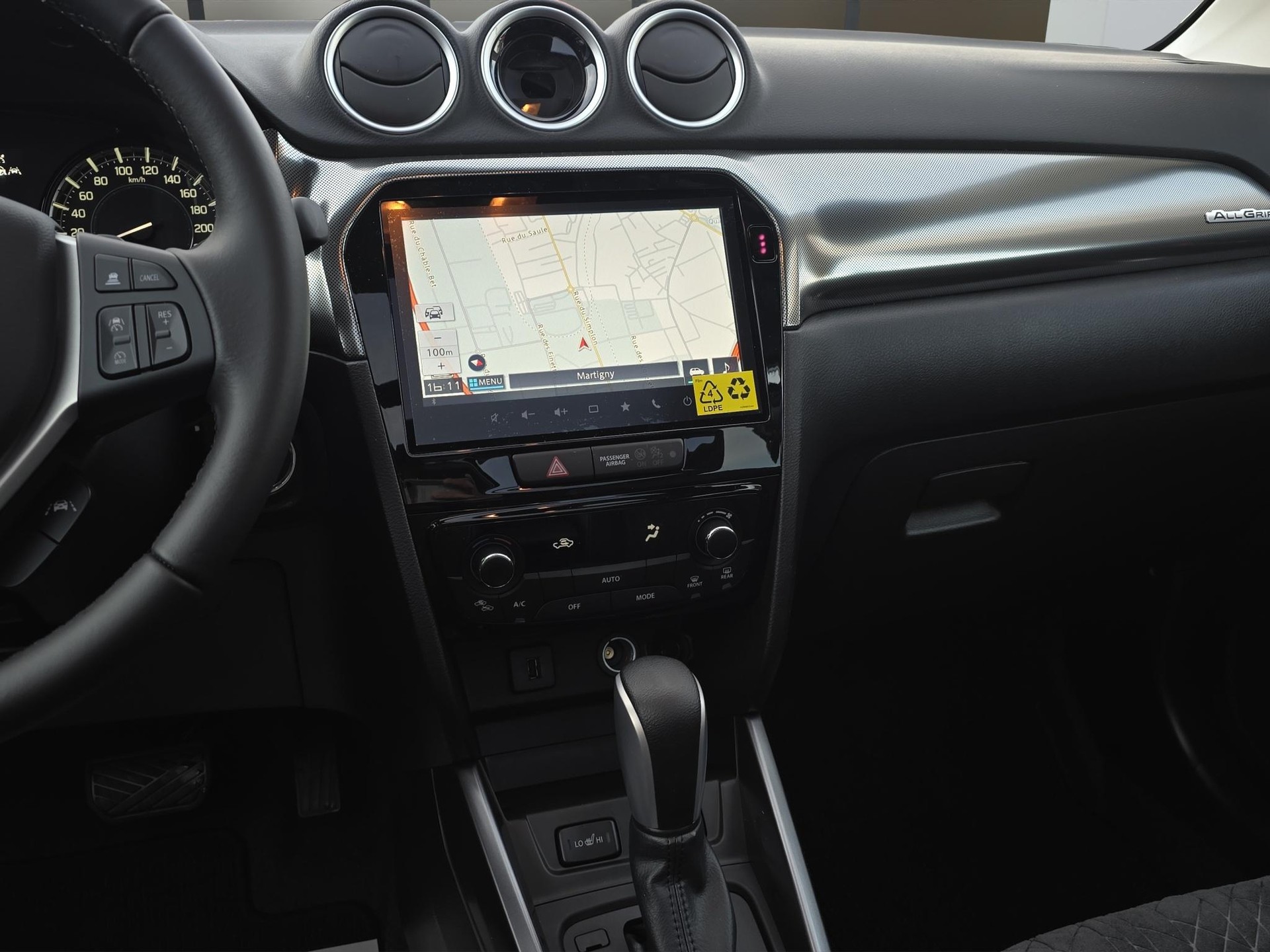 SUZUKI Vitara 1.4 T Compact Top Hybrid 4x4-image-9