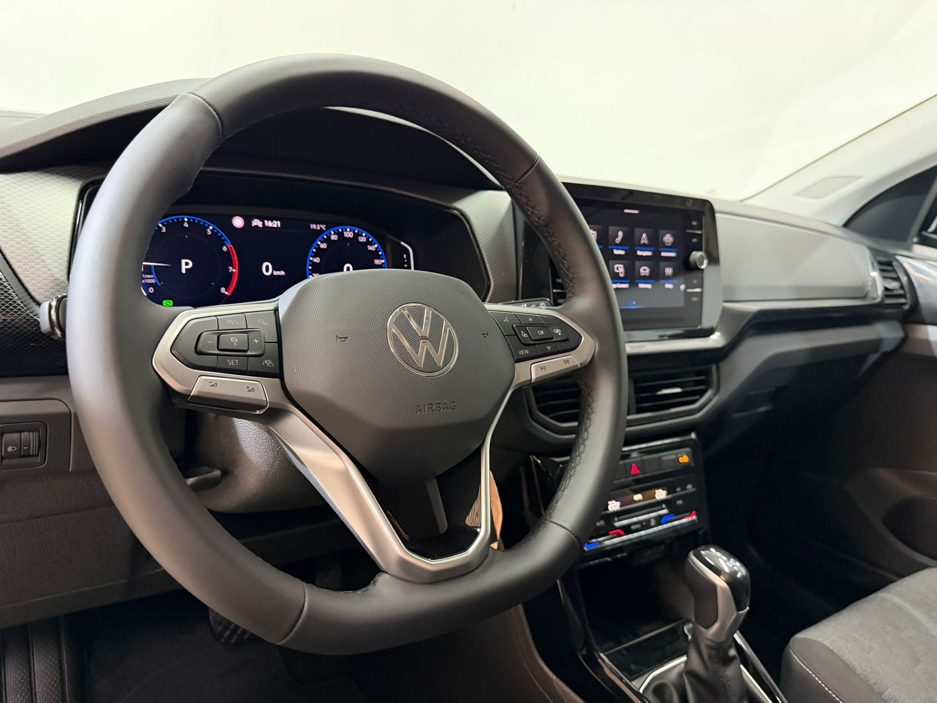 VW T-Cross 1.5 TSI EVO ACT Life DSG-image-5