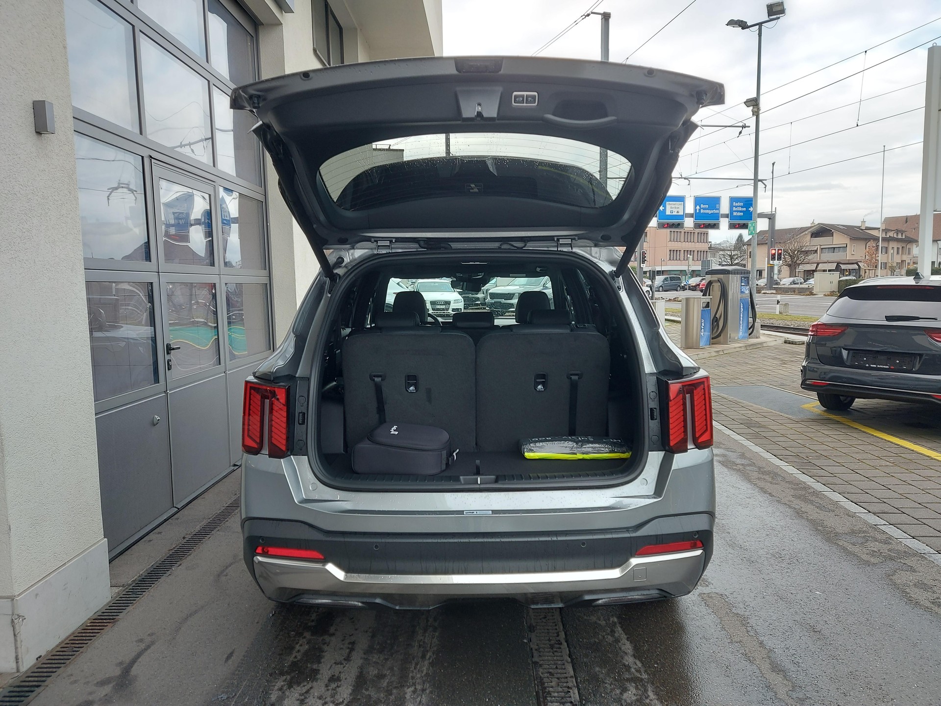 KIA Sorento 1.6 T-GDi Plug-in Hybrid Style 7P-image-12