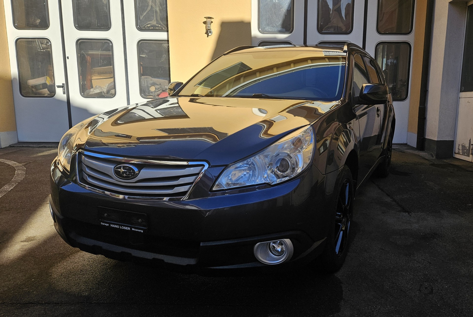 SUBARU Outback 2.5i Swiss Special AWD Lineartronic-image-18